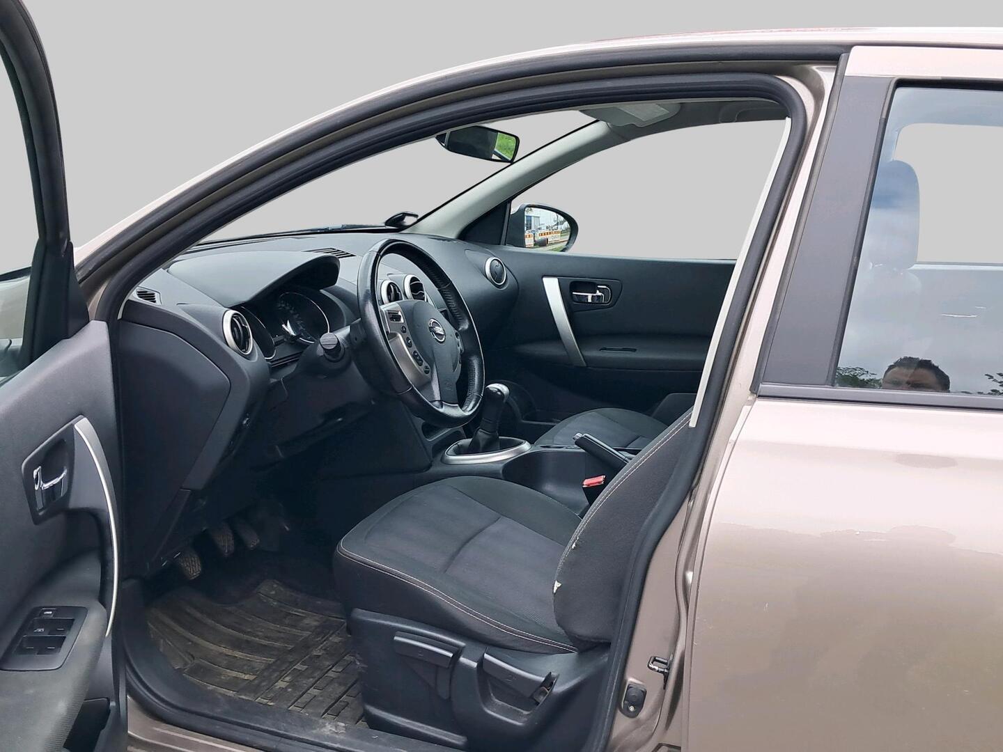 NISSAN Qashqai 2012