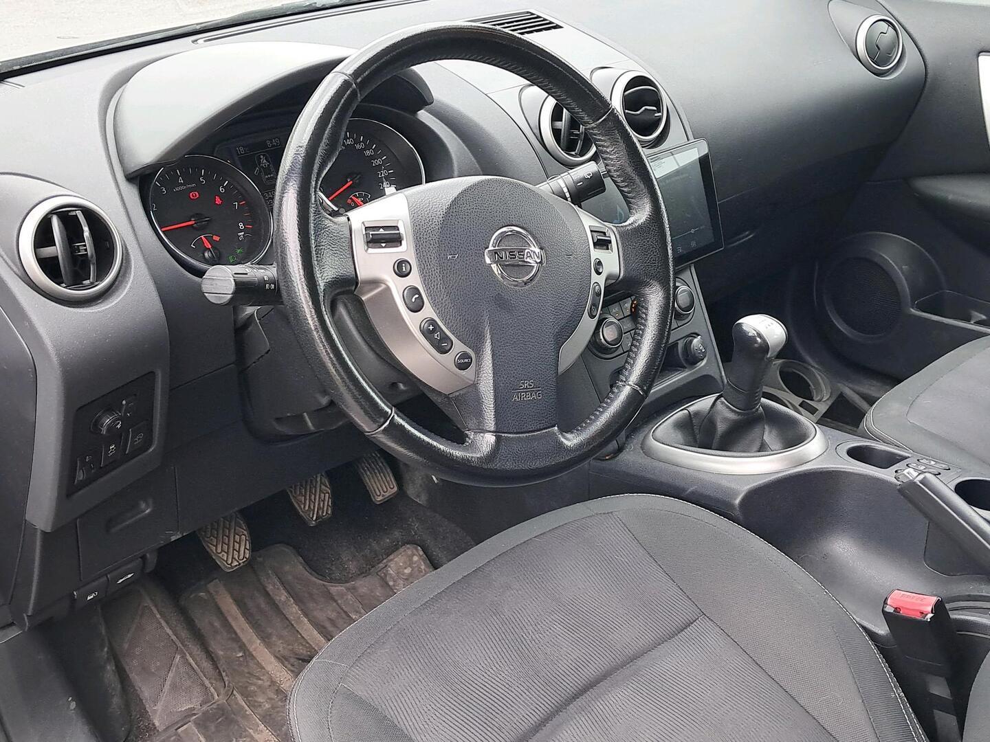 NISSAN Qashqai 2012