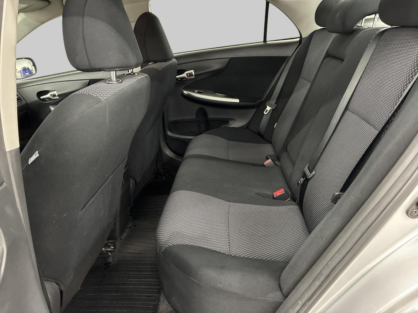 TOYOTA Corolla 2011