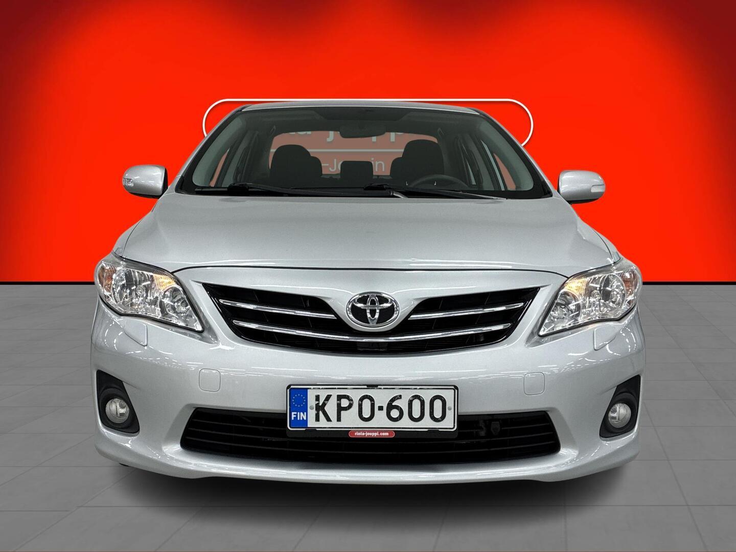 TOYOTA Corolla 2011