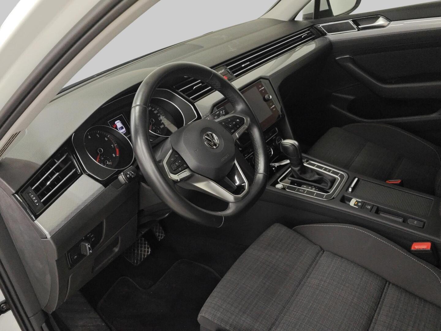 VOLKSWAGEN Passat 2019