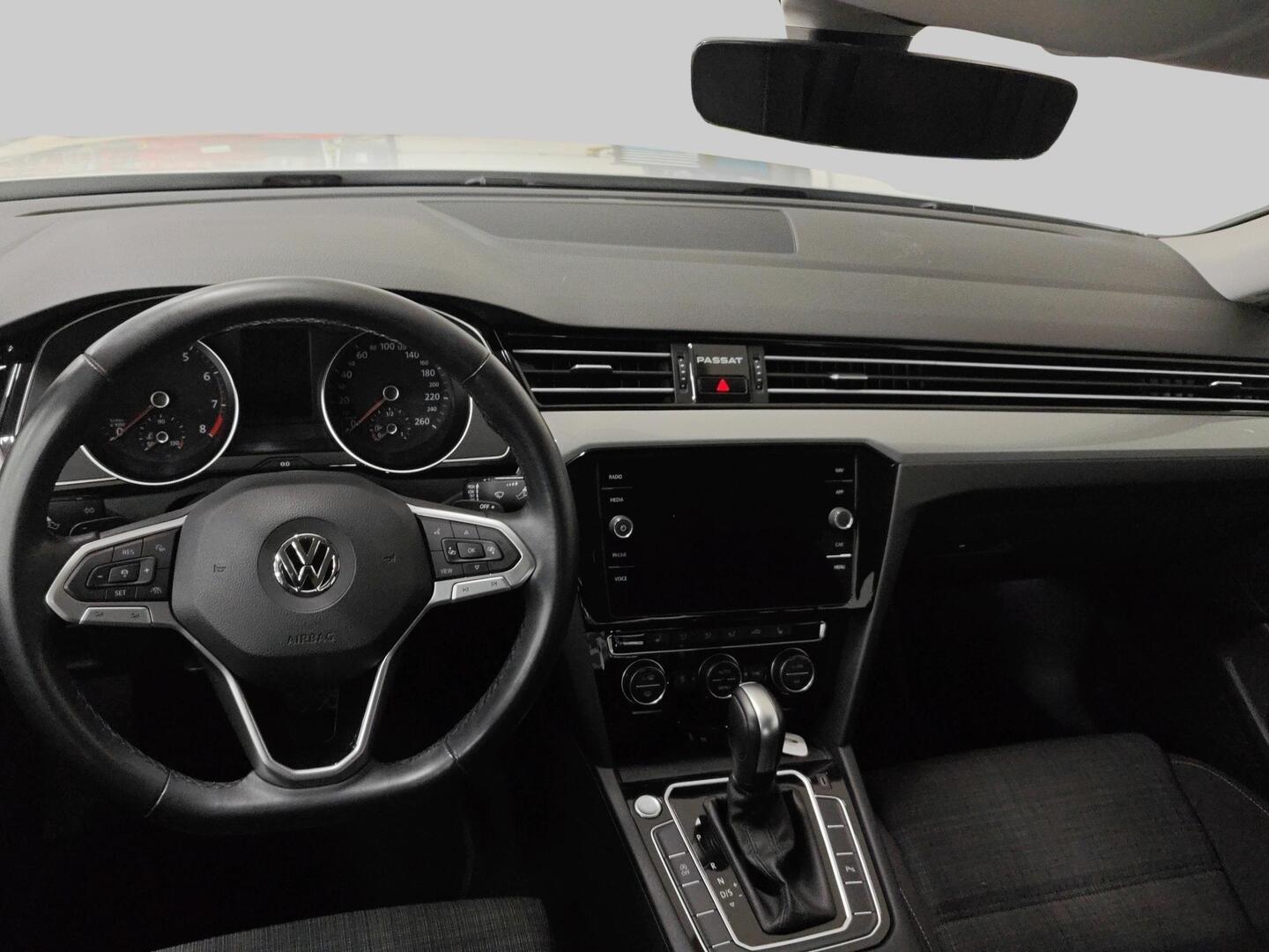VOLKSWAGEN Passat 2019