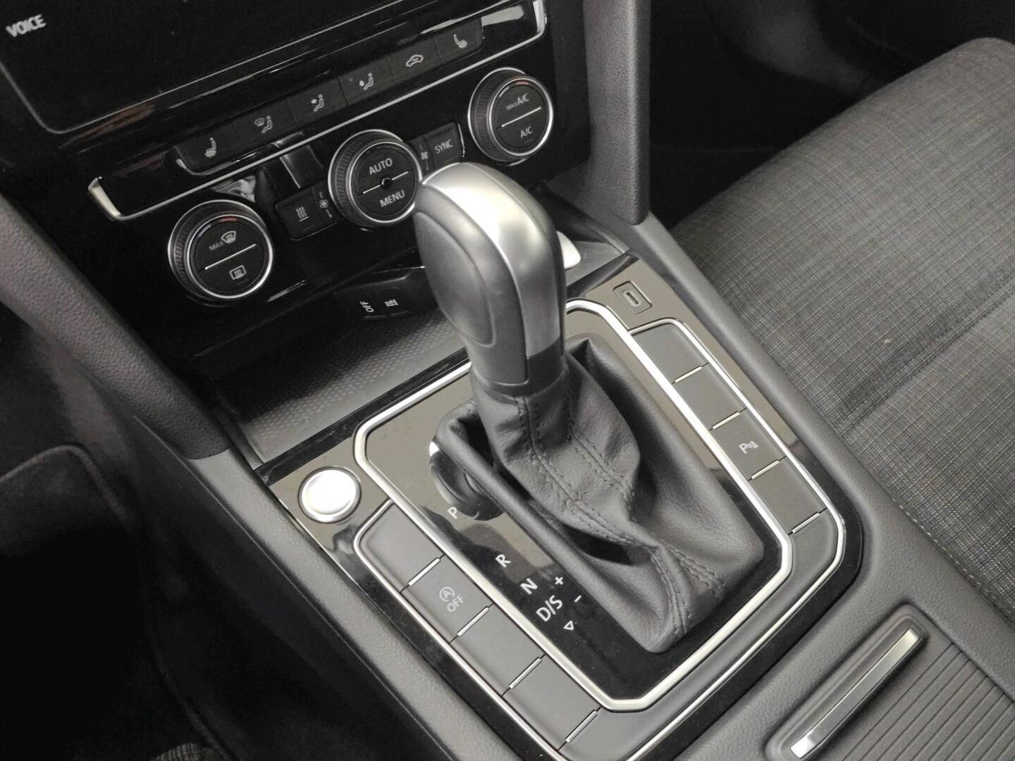 VOLKSWAGEN Passat 2019