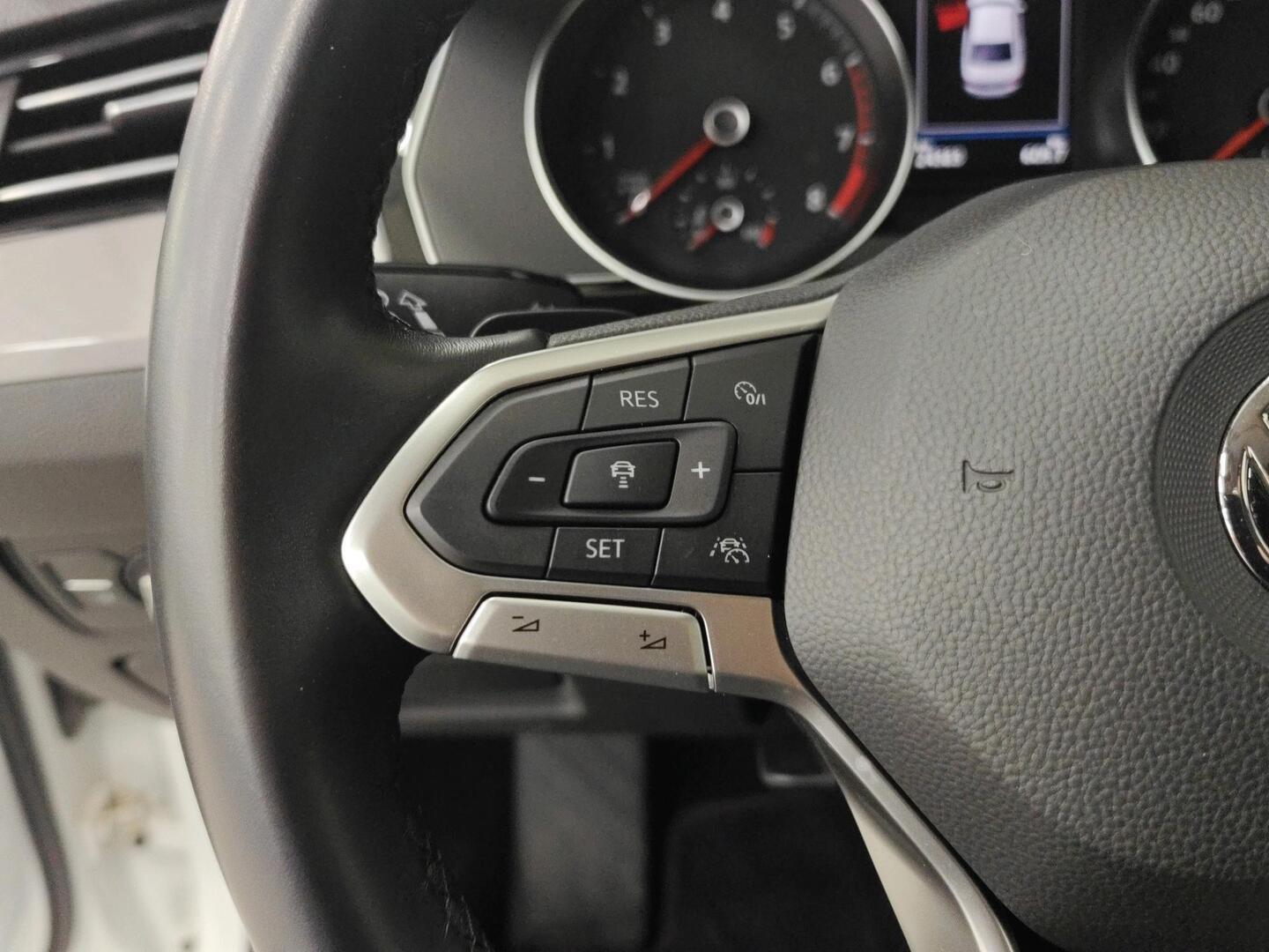 VOLKSWAGEN Passat 2019