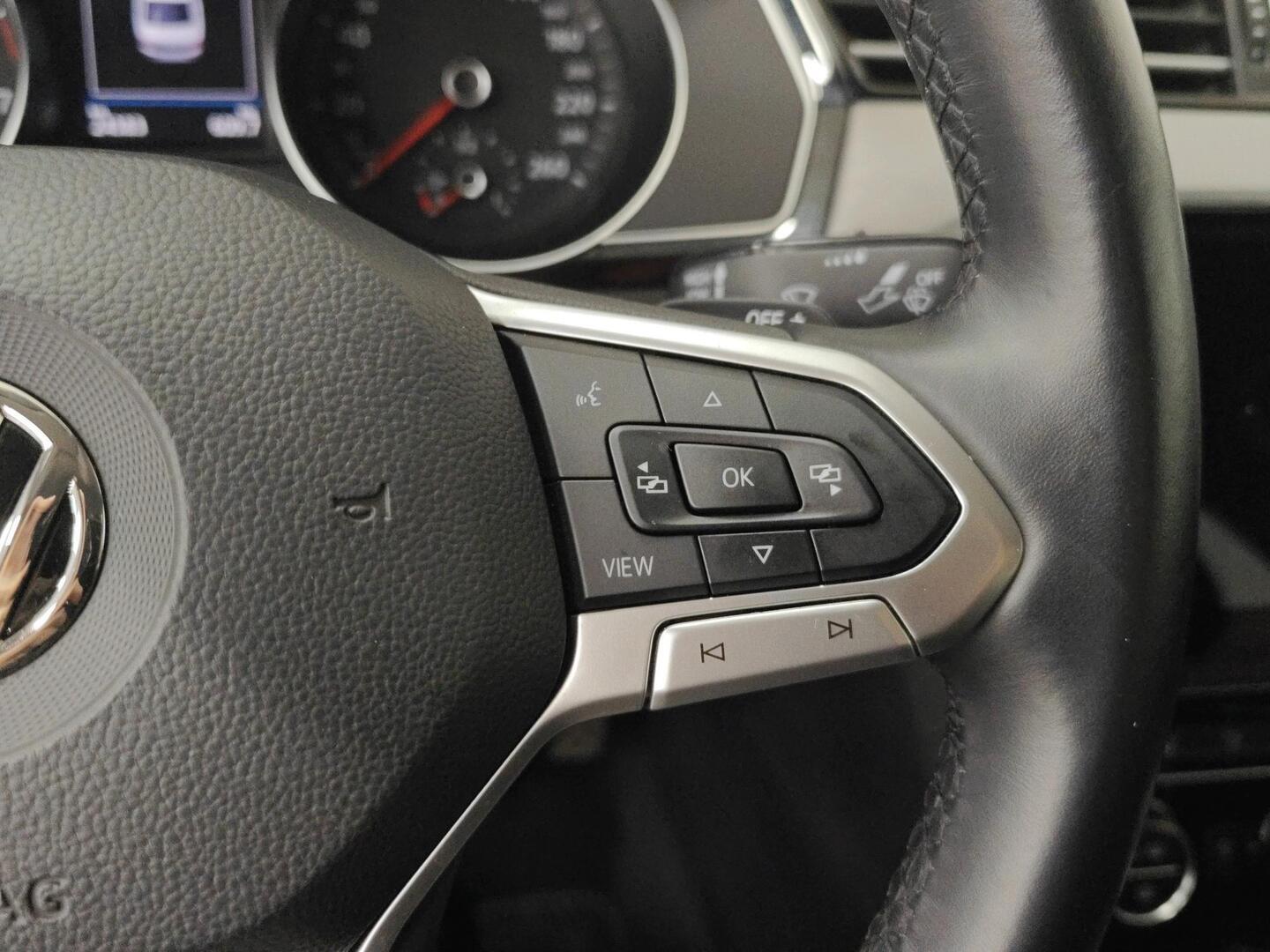 VOLKSWAGEN Passat 2019