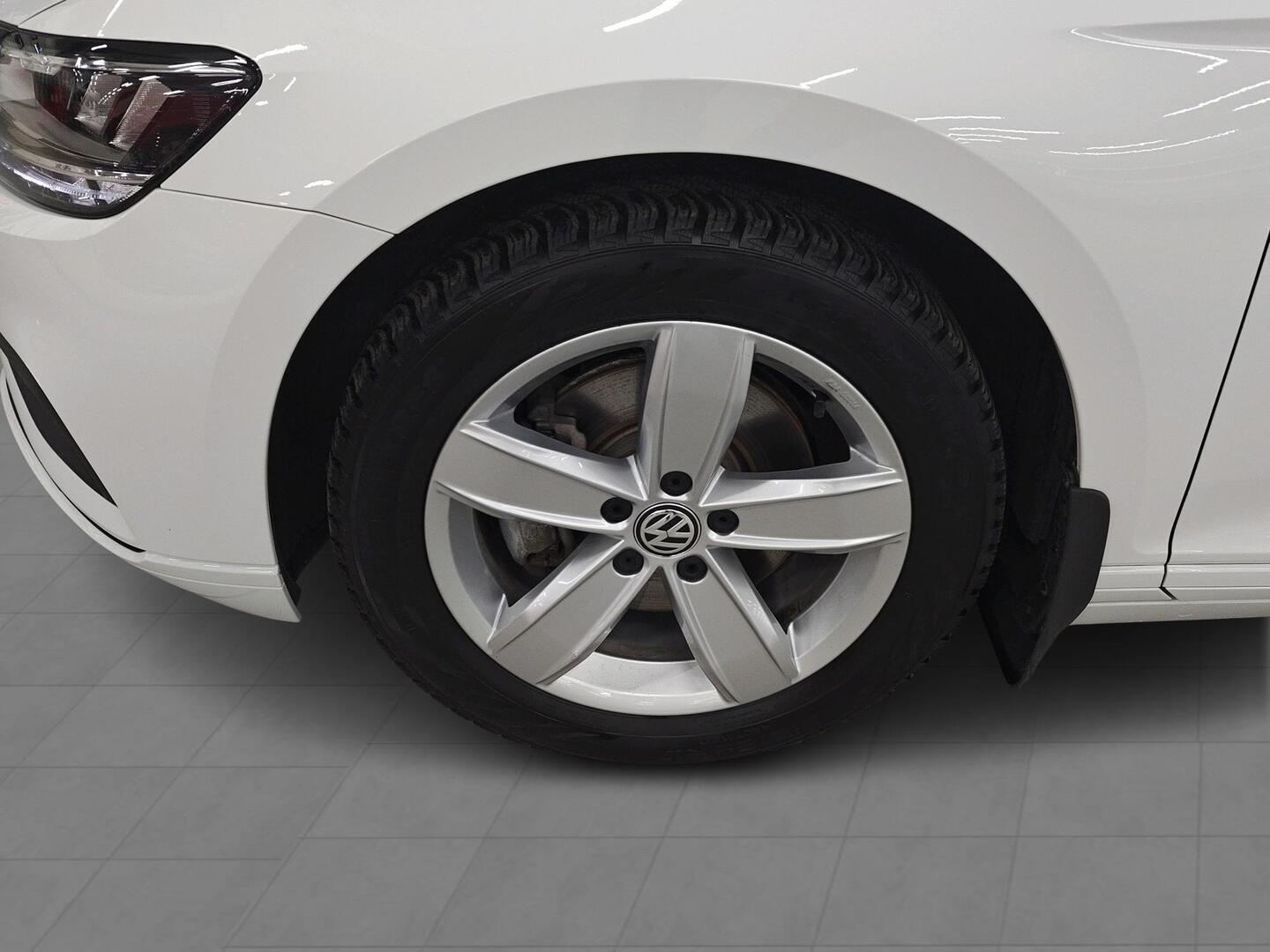 VOLKSWAGEN Passat 2019