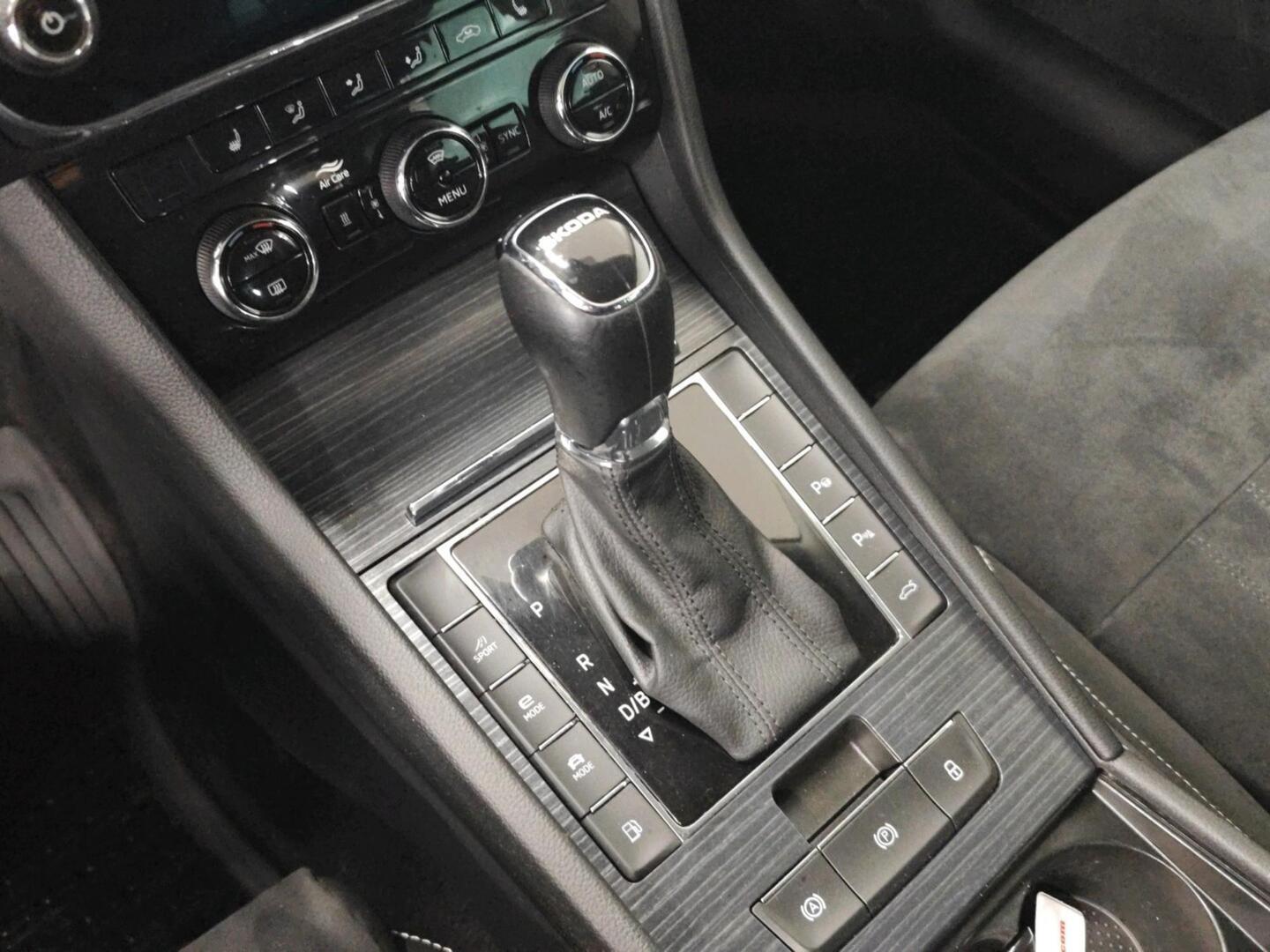 SKODA Superb 2023