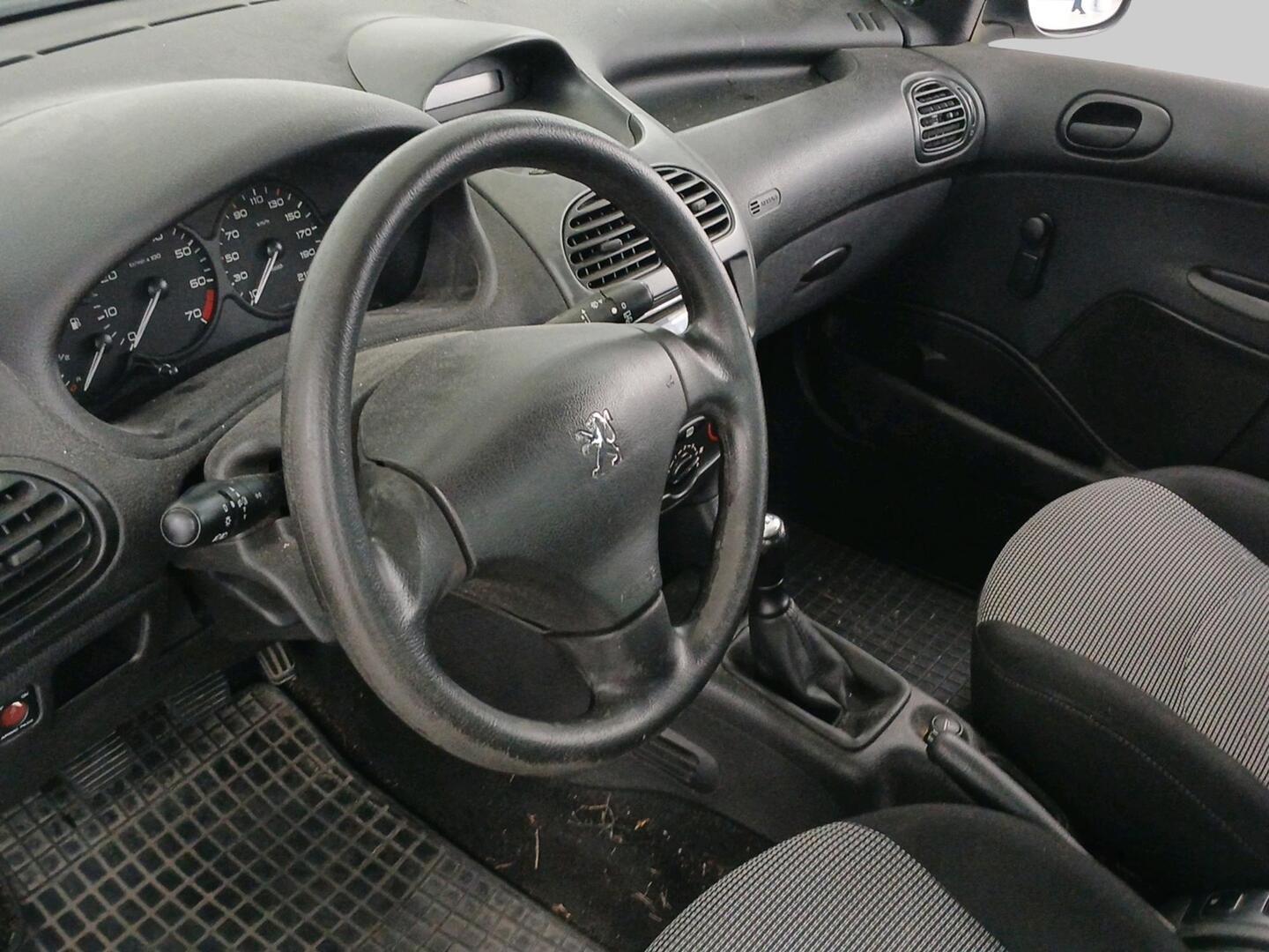 PEUGEOT 206 2003