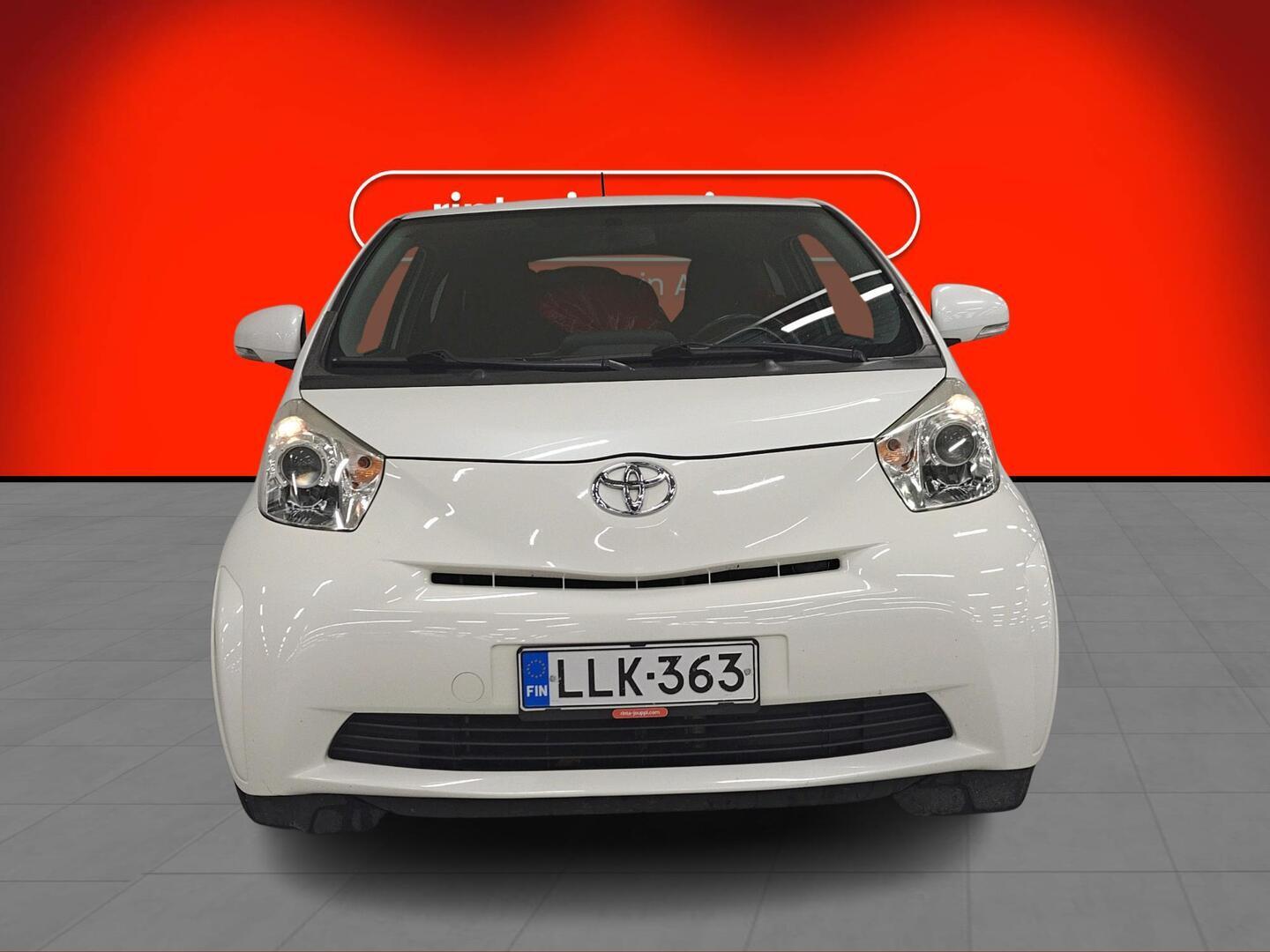 TOYOTA iQ 2010