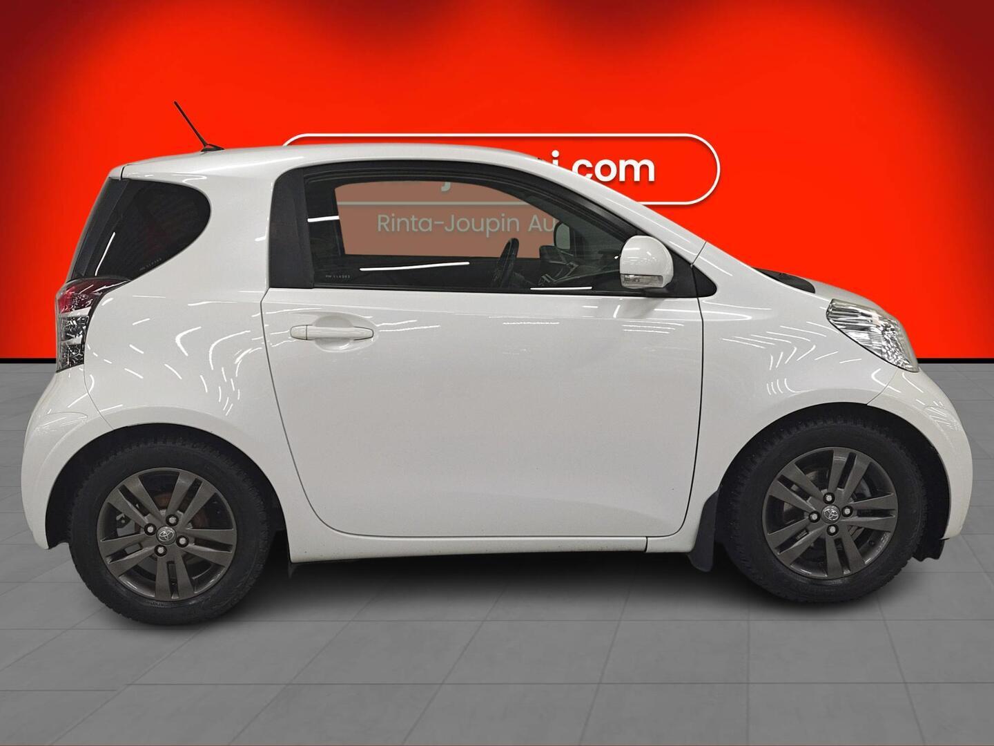 TOYOTA iQ 2010