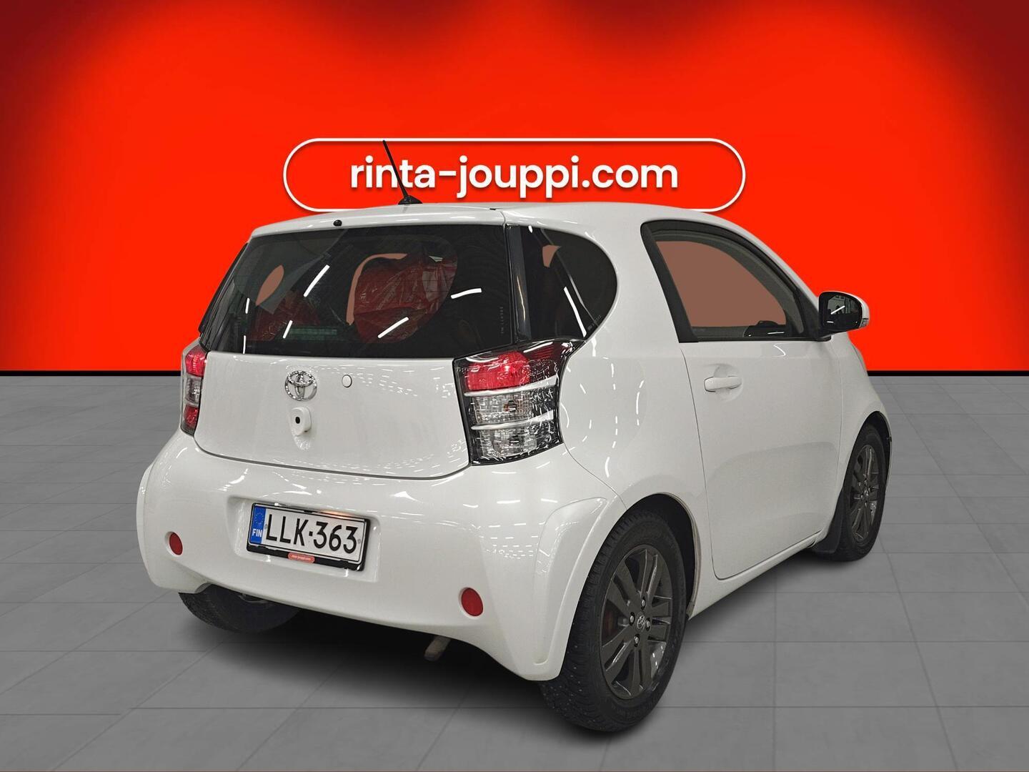 TOYOTA iQ 2010