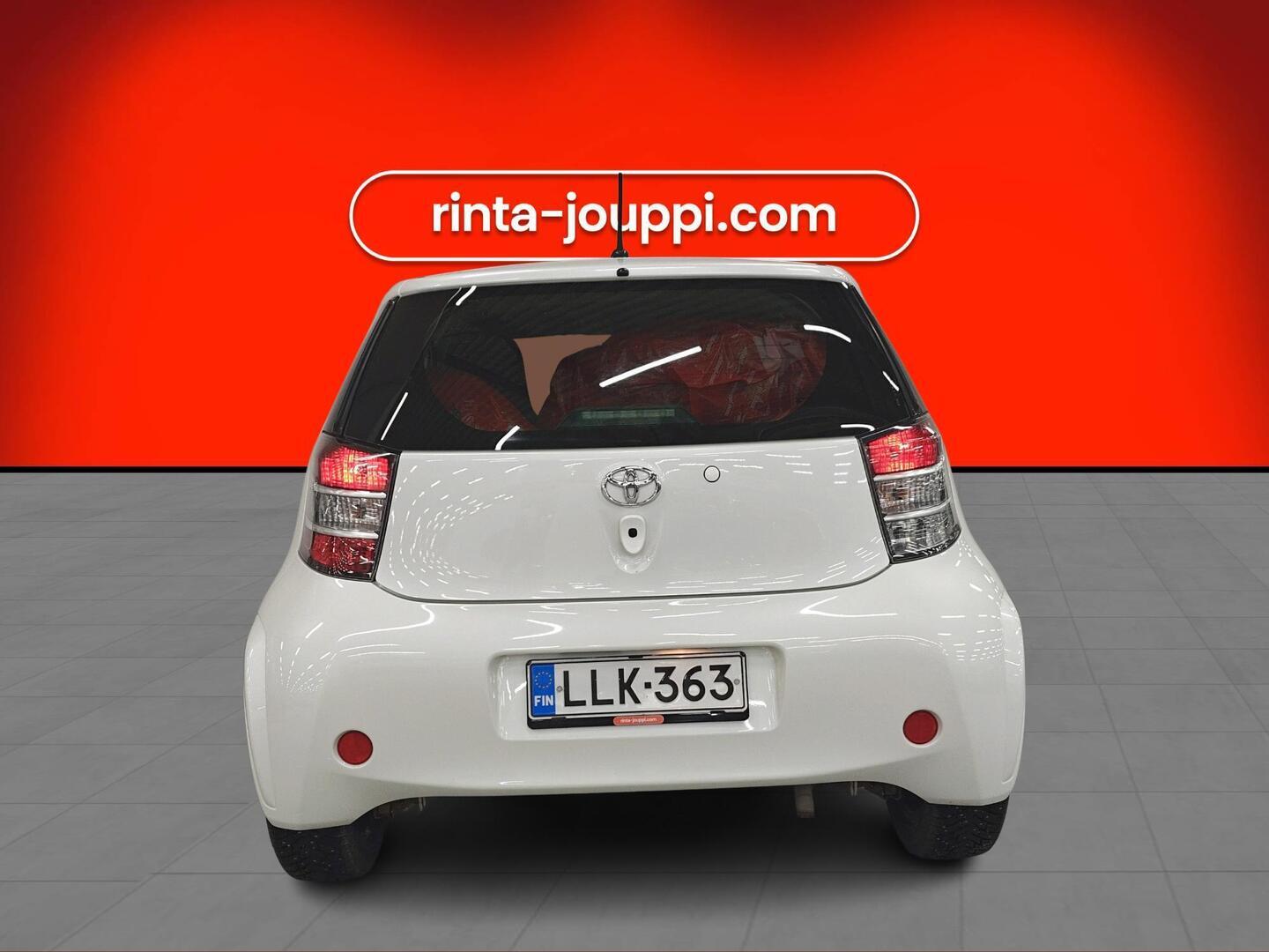 TOYOTA iQ 2010