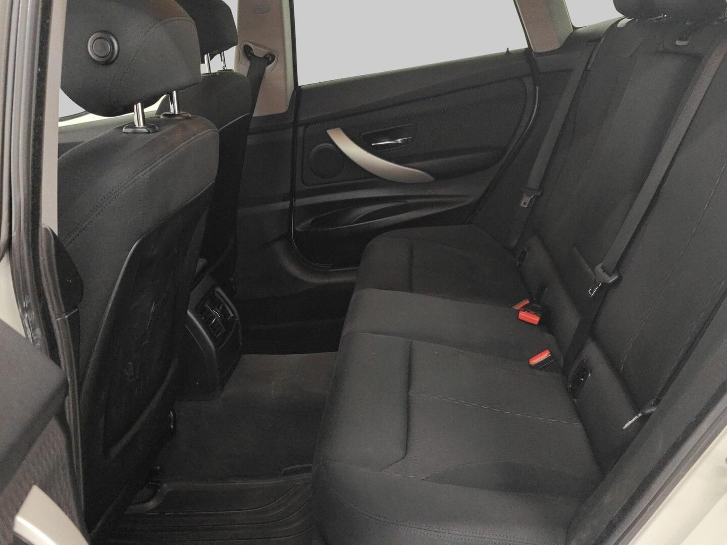 BMW 320 Gran Turismo 2013