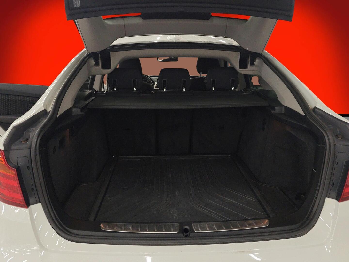 BMW 320 Gran Turismo 2013