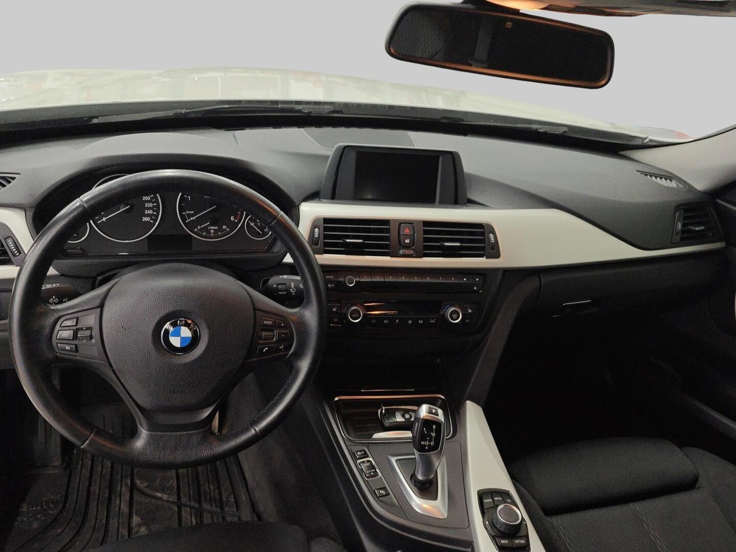 BMW 320 Gran Turismo 2013