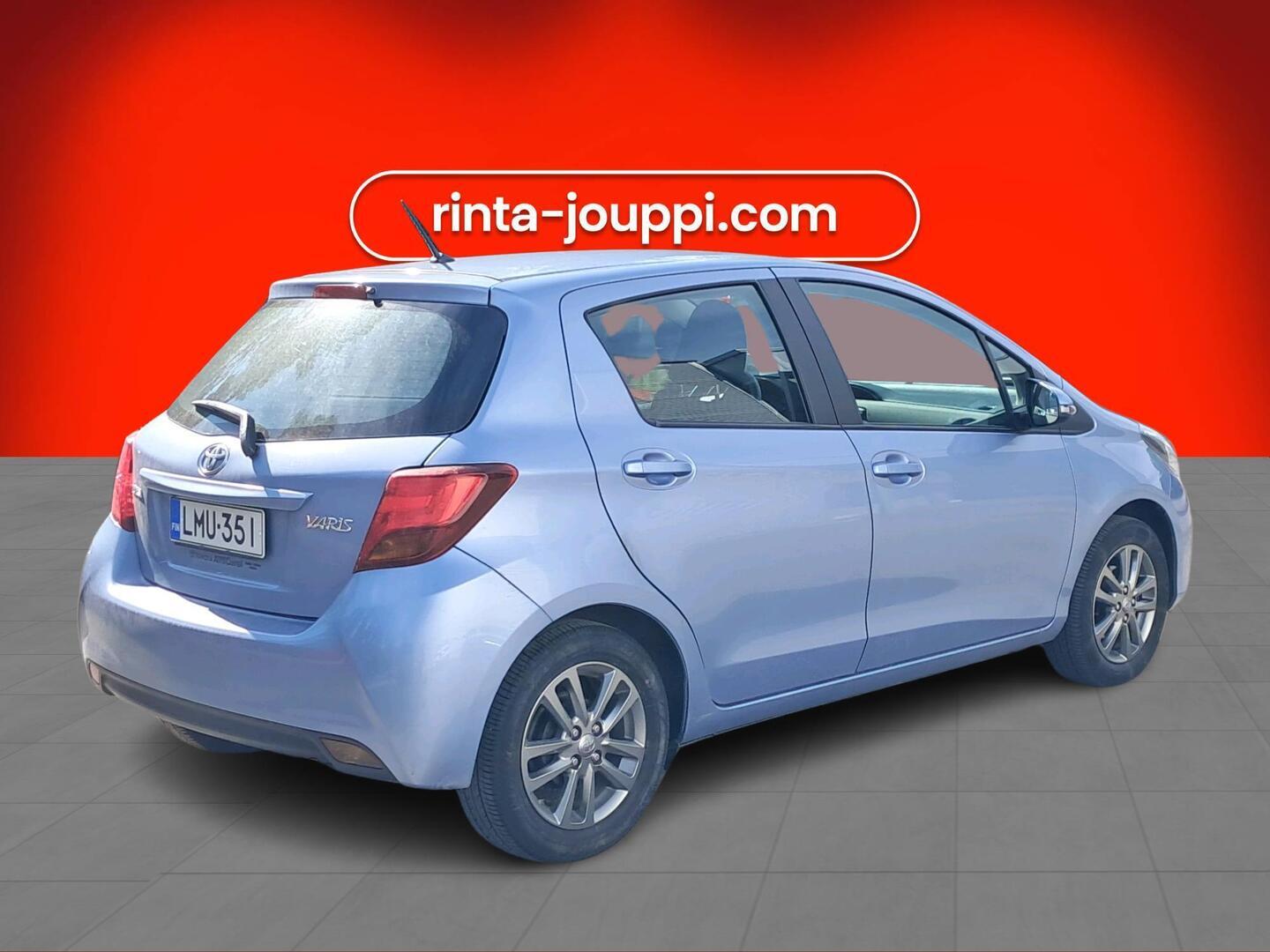 TOYOTA Yaris 2015