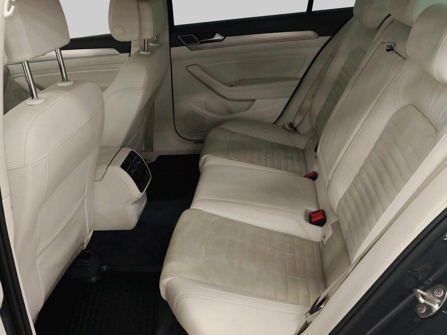 VOLKSWAGEN Passat 2016