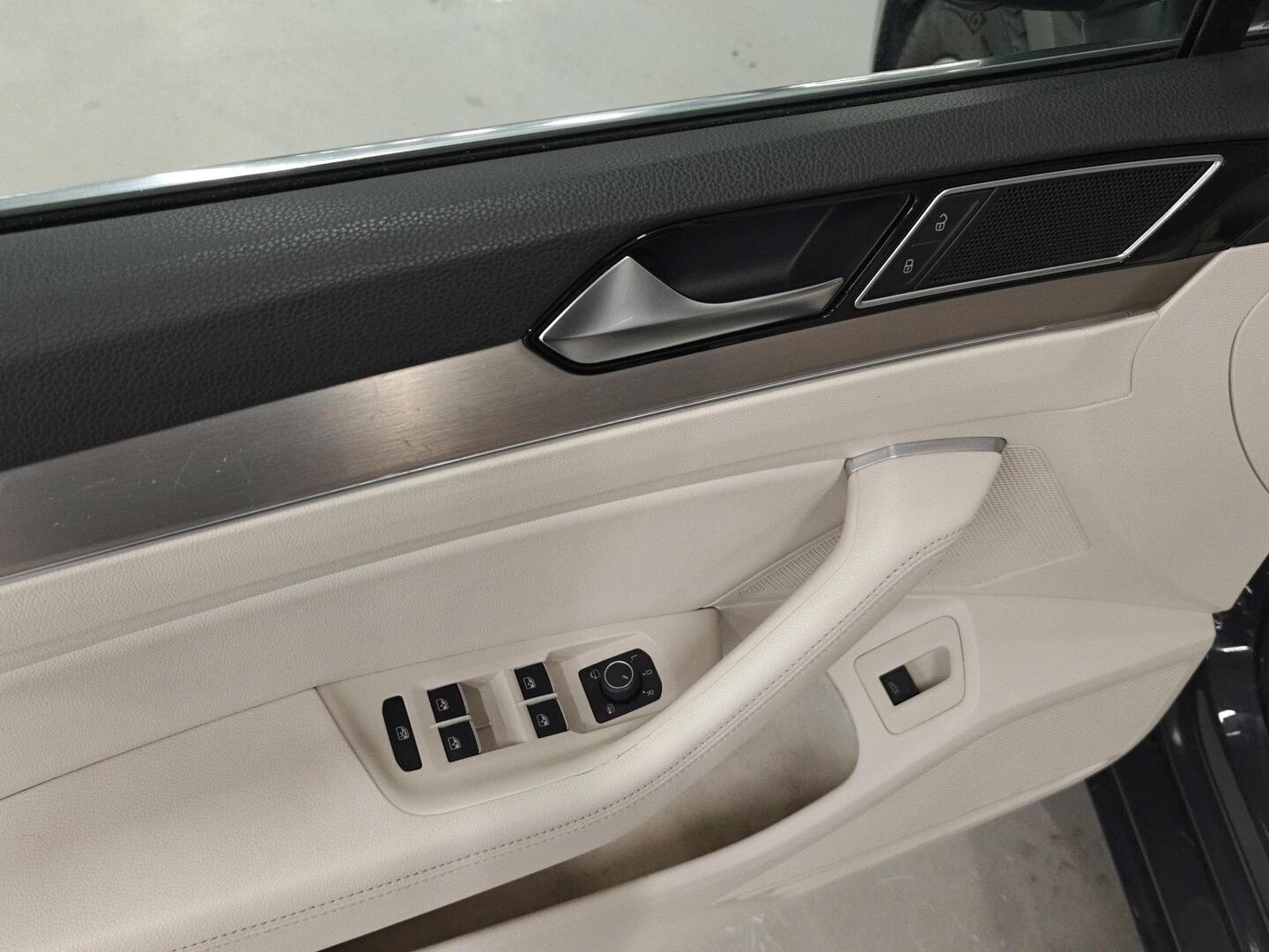 VOLKSWAGEN Passat 2016