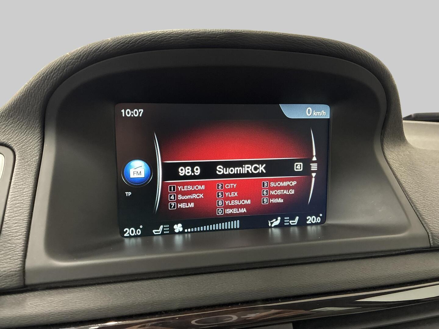 VOLVO V70 2016