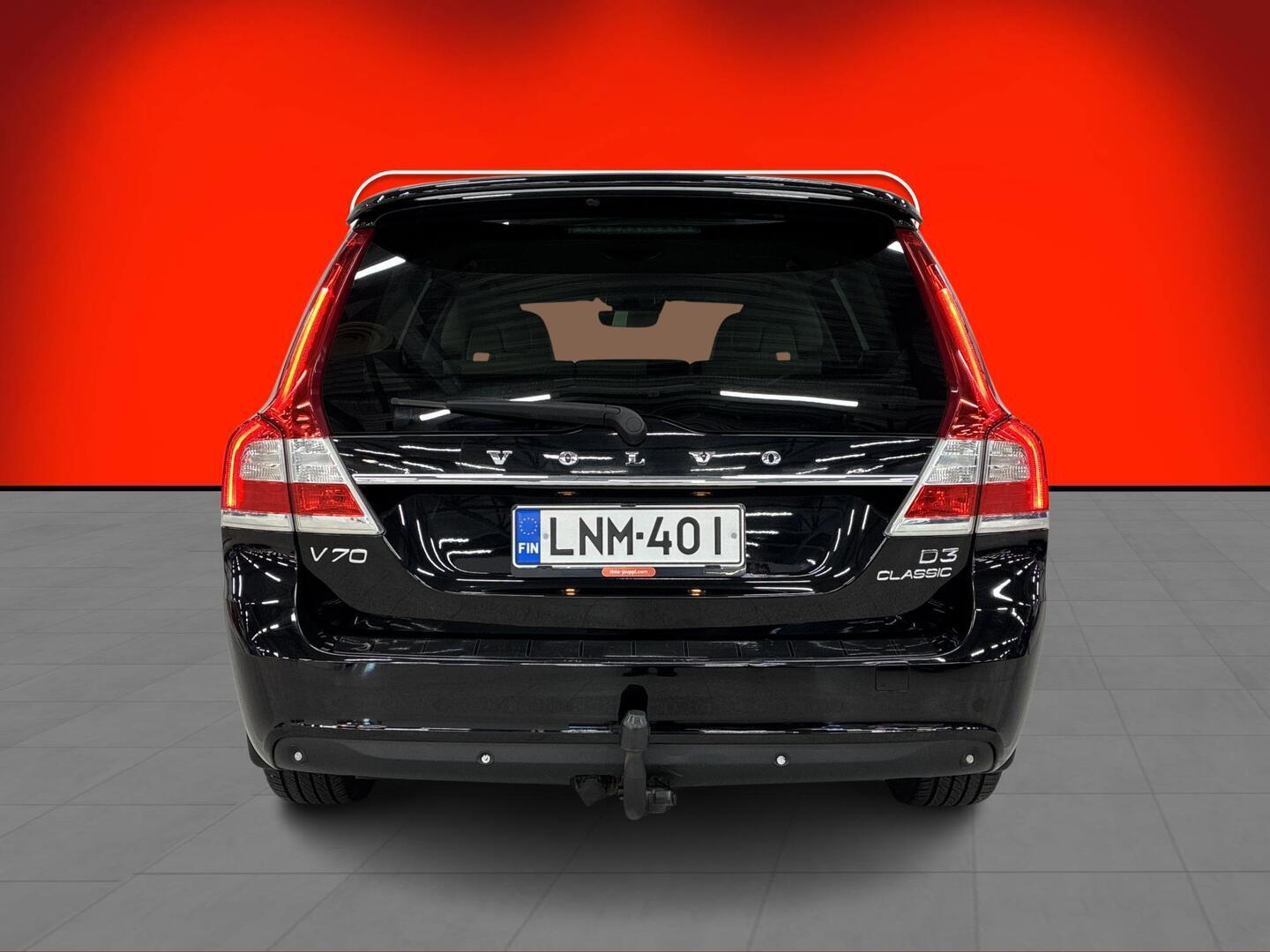 VOLVO V70 2016