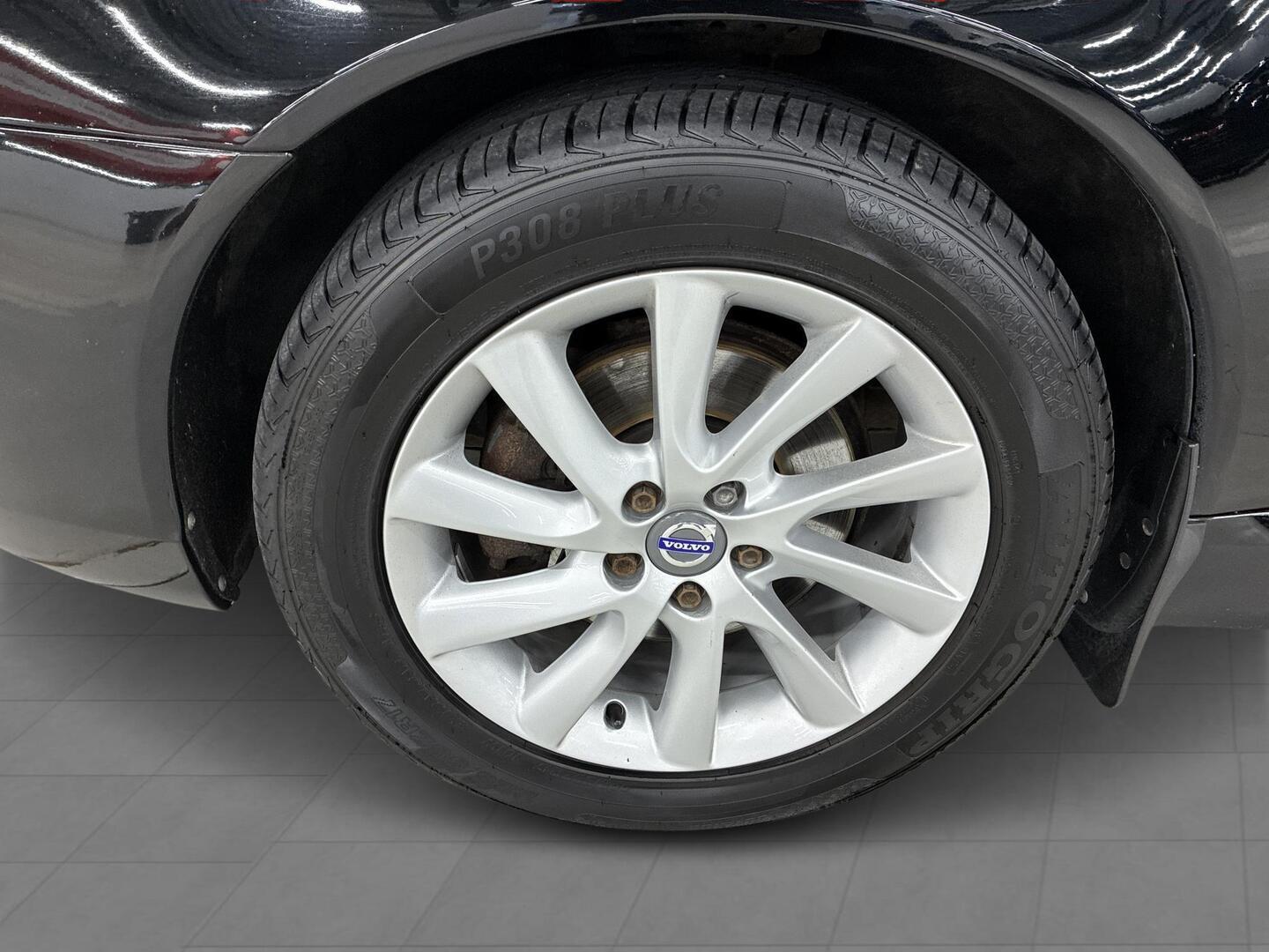 VOLVO V70 2016
