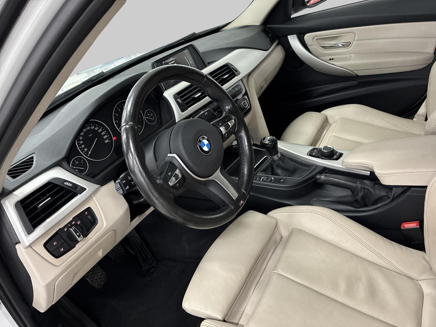 BMW 318 2017