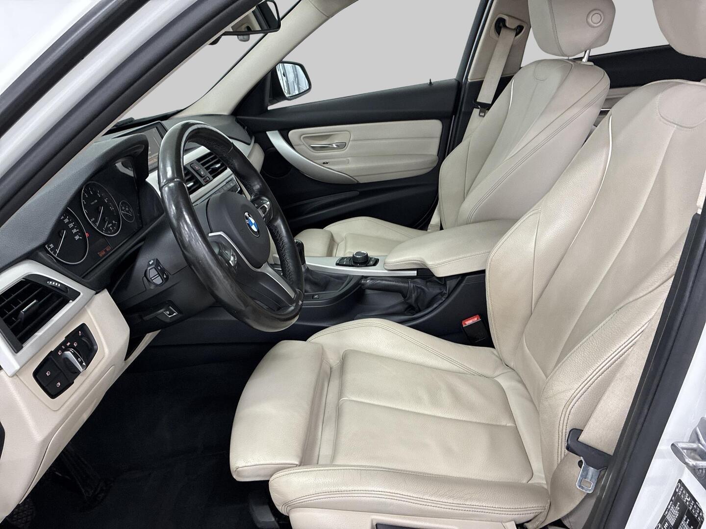 BMW 318 2017