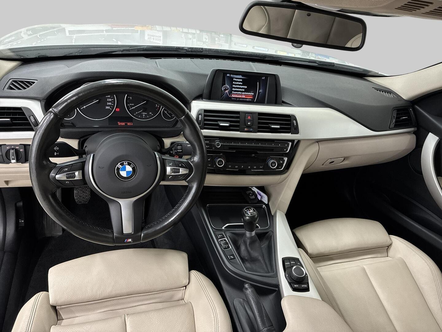 BMW 318 2017