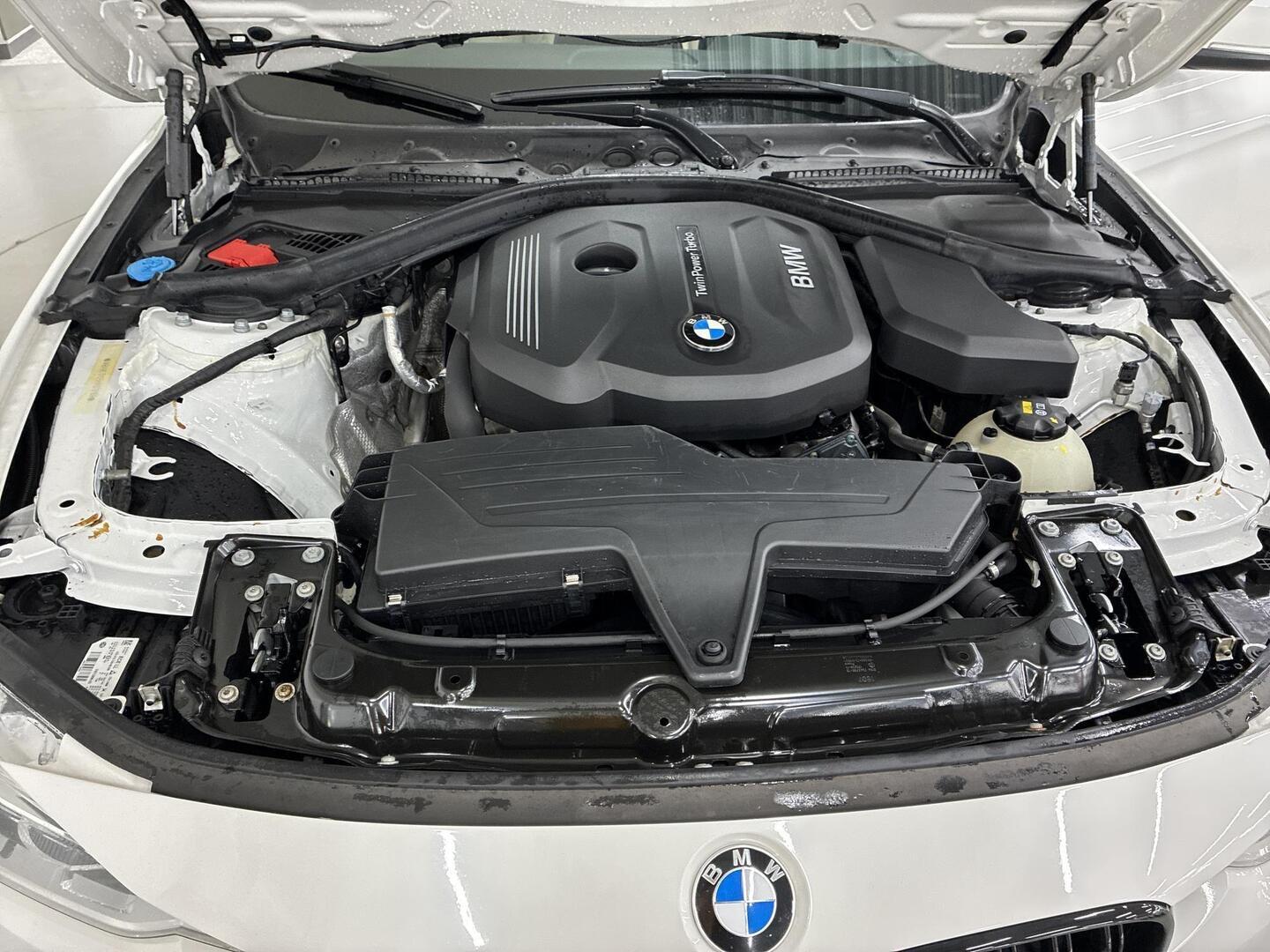 BMW 318 2017