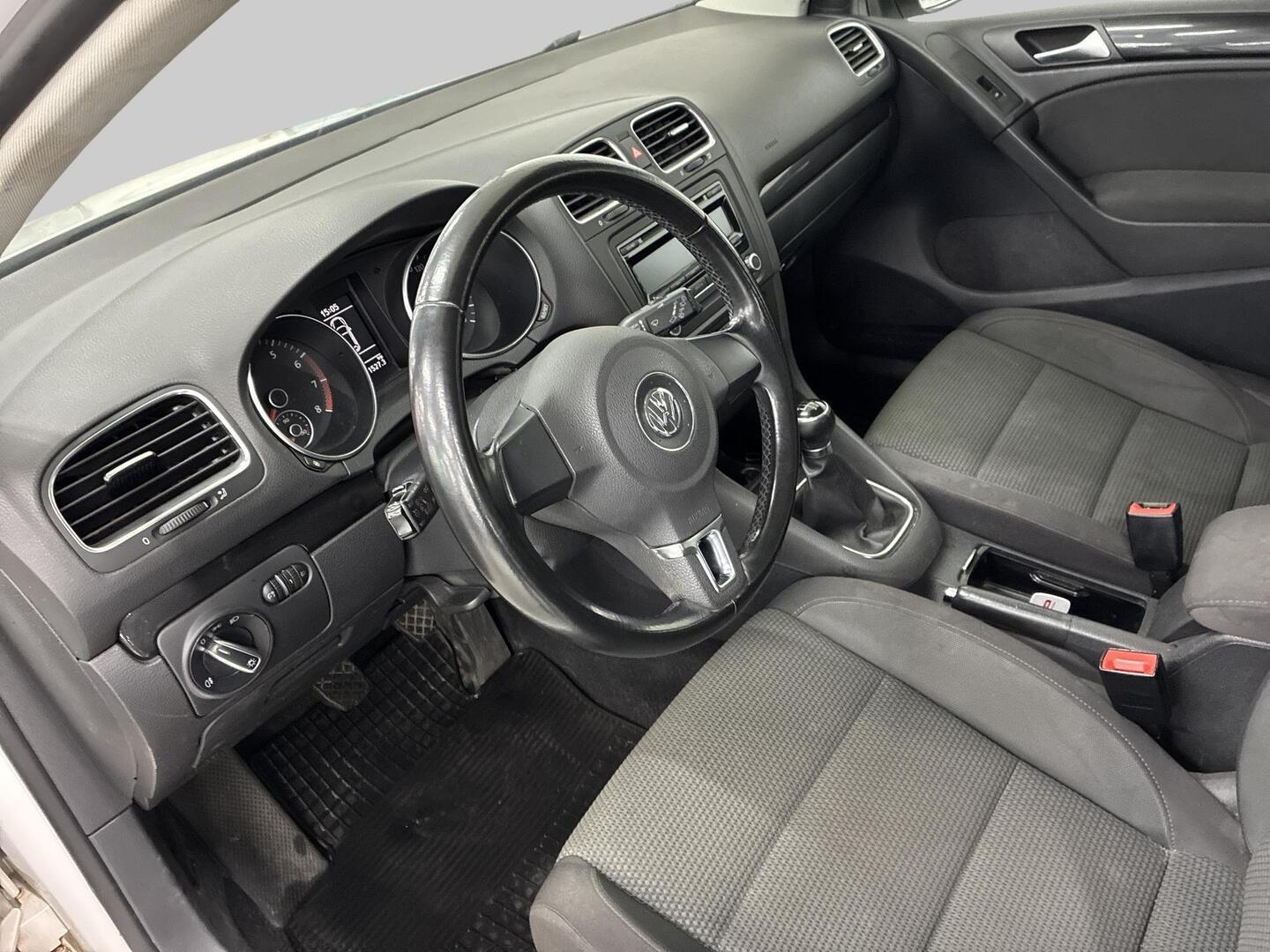 VOLKSWAGEN Golf 2010