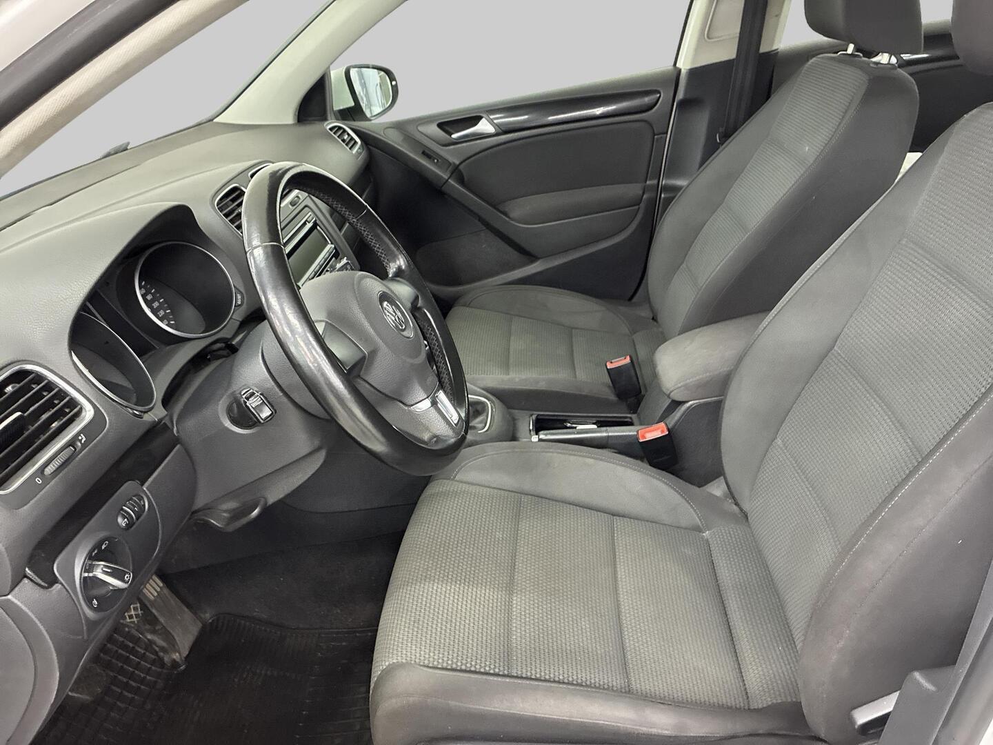 VOLKSWAGEN Golf 2010