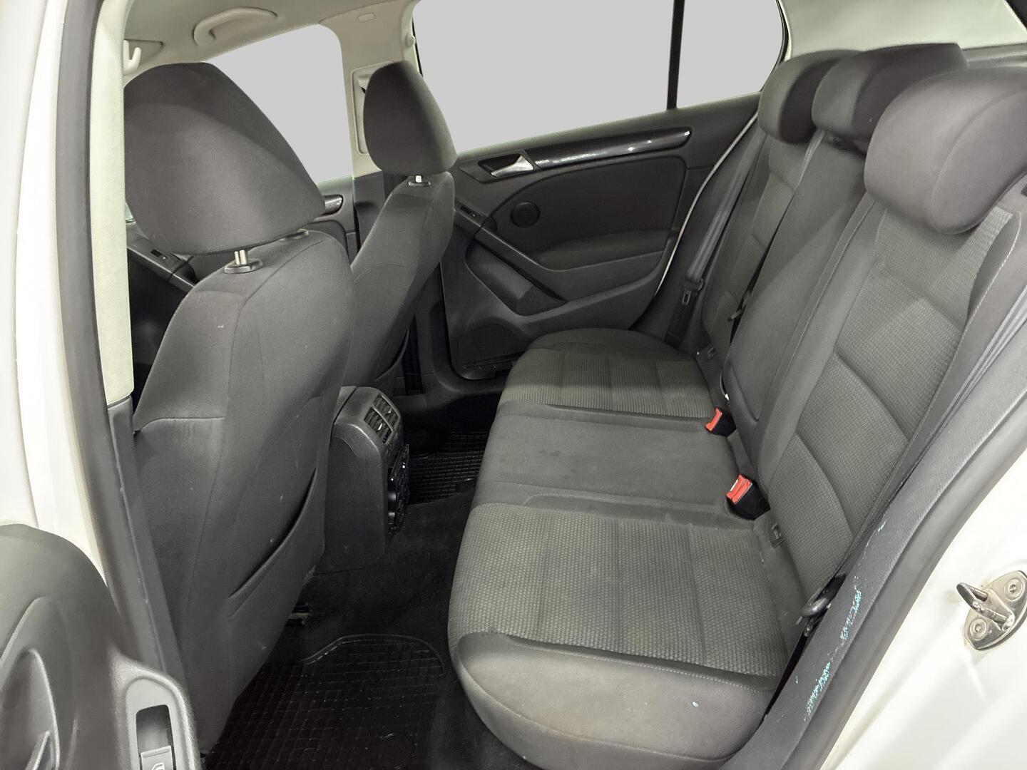 VOLKSWAGEN Golf 2010