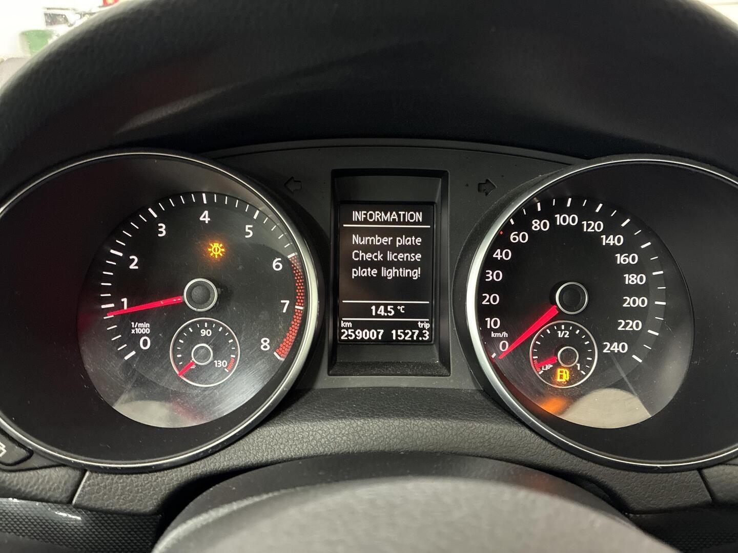 VOLKSWAGEN Golf 2010