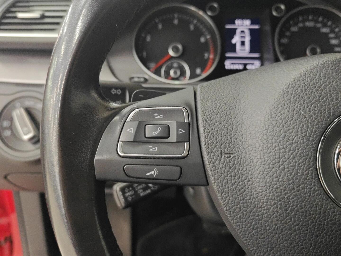 VOLKSWAGEN Passat 2013