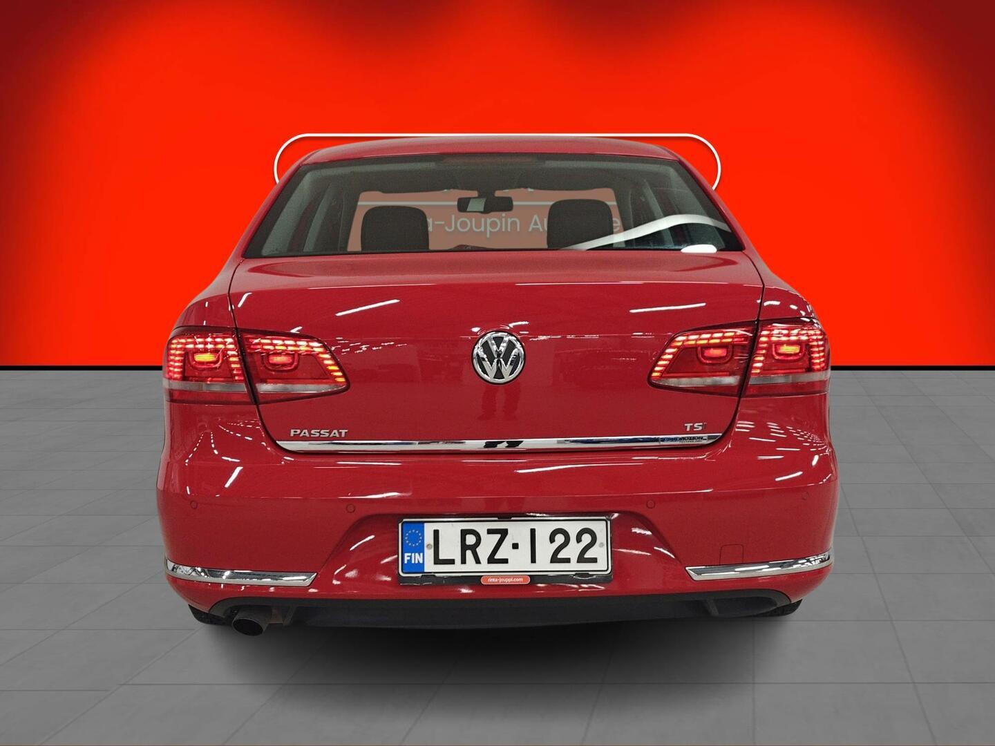 VOLKSWAGEN Passat 2013