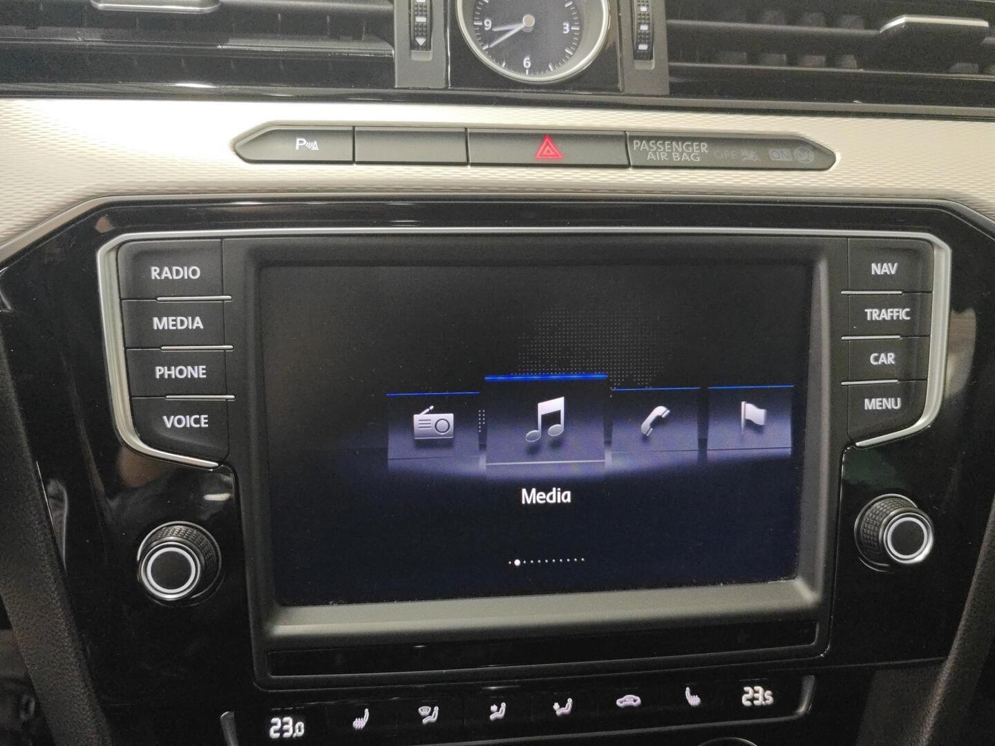 VOLKSWAGEN Passat 2017