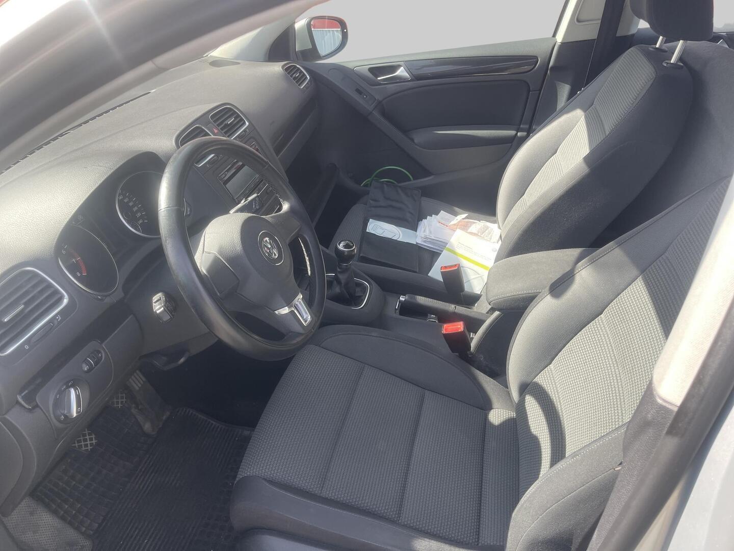 VOLKSWAGEN Golf 2010