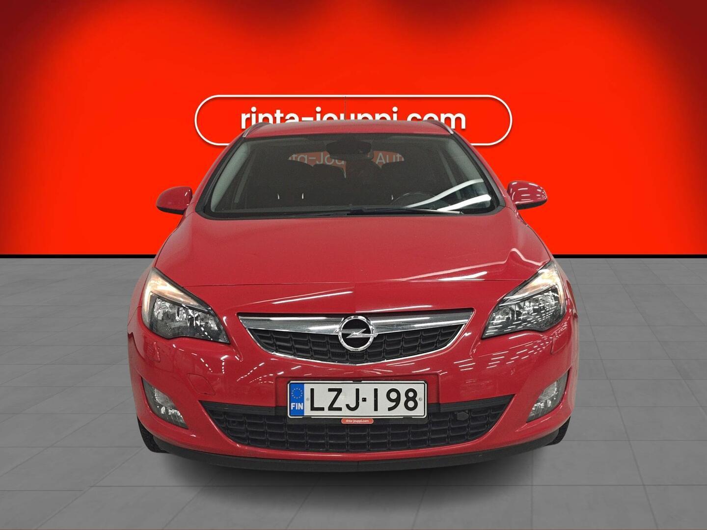 OPEL Astra 2012