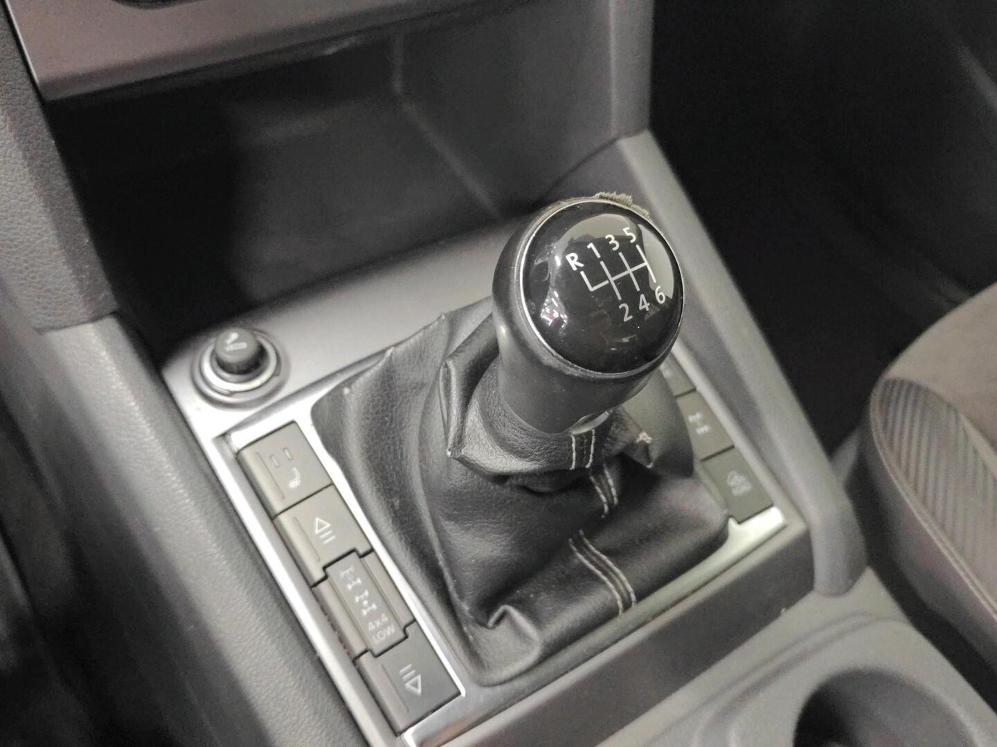 VOLKSWAGEN Amarok 2014