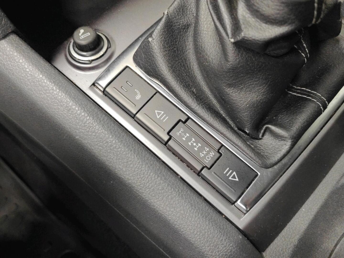 VOLKSWAGEN Amarok 2014