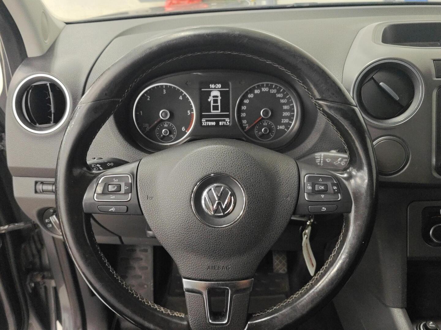 VOLKSWAGEN Amarok 2014