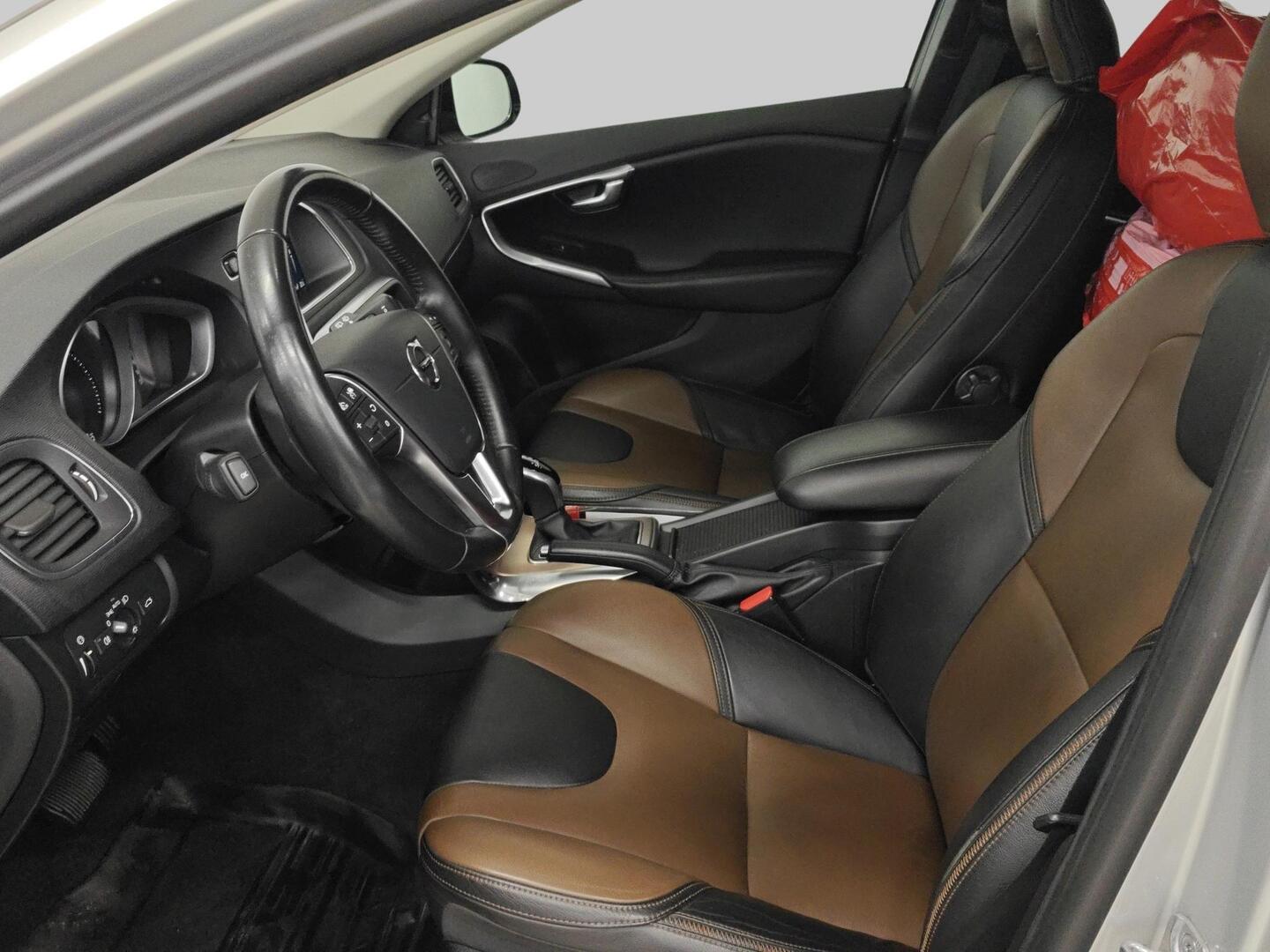 VOLVO V40 Cross Country 2016