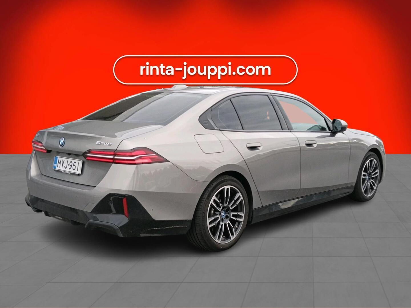 BMW 550 2024