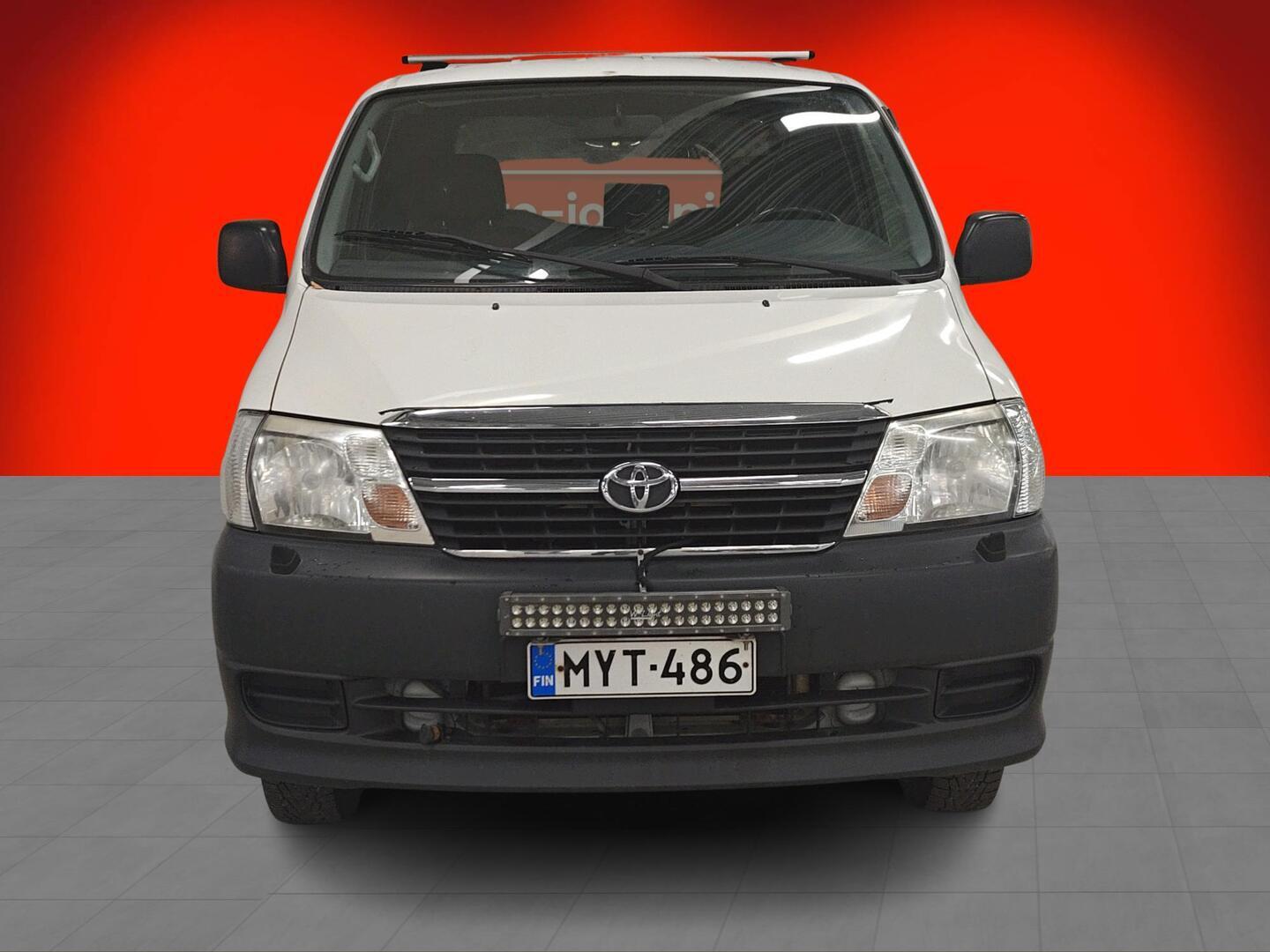 TOYOTA Hiace 2011