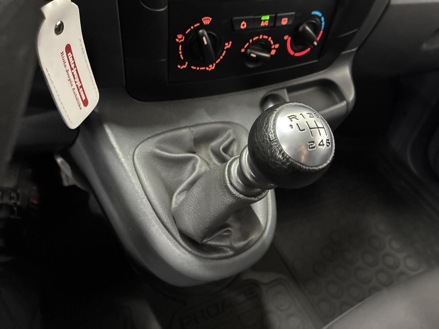 TOYOTA Proace 2013