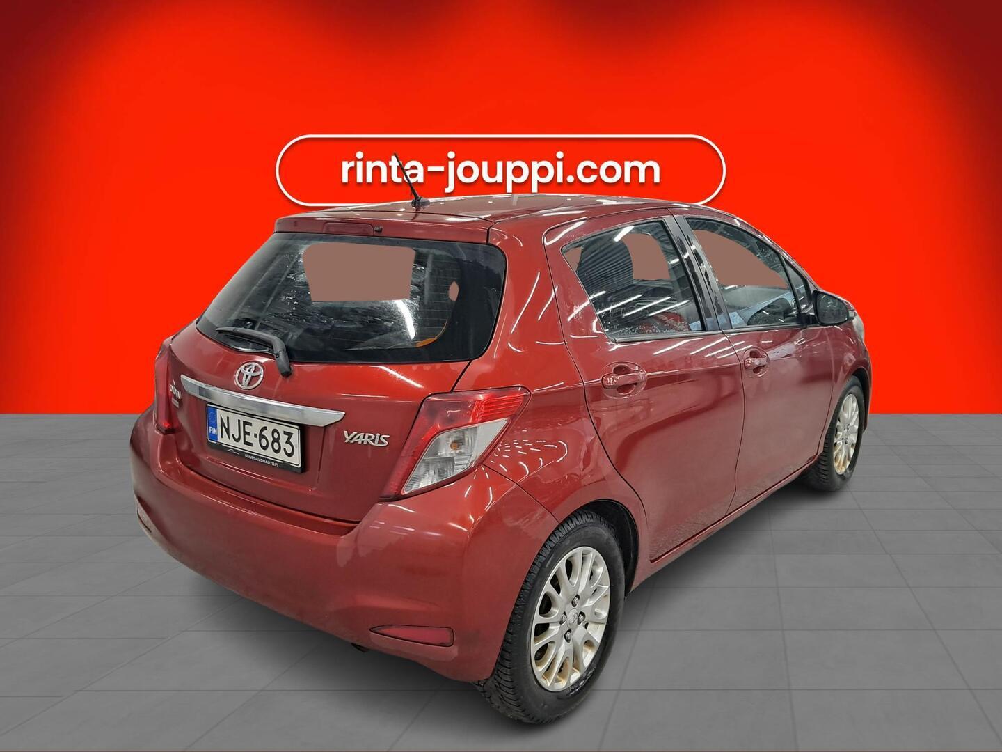 TOYOTA Yaris 2013