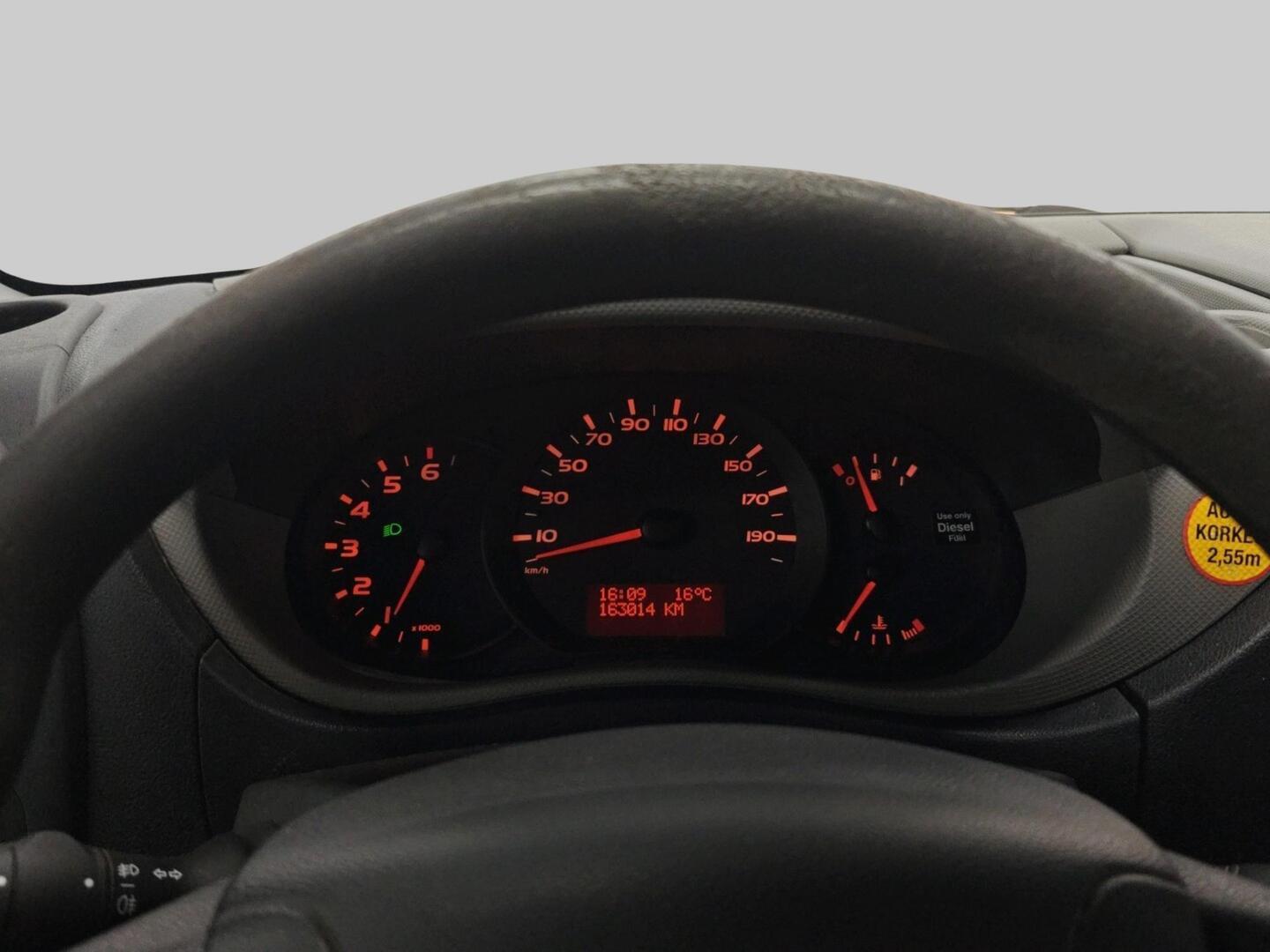 NISSAN NV400 2016