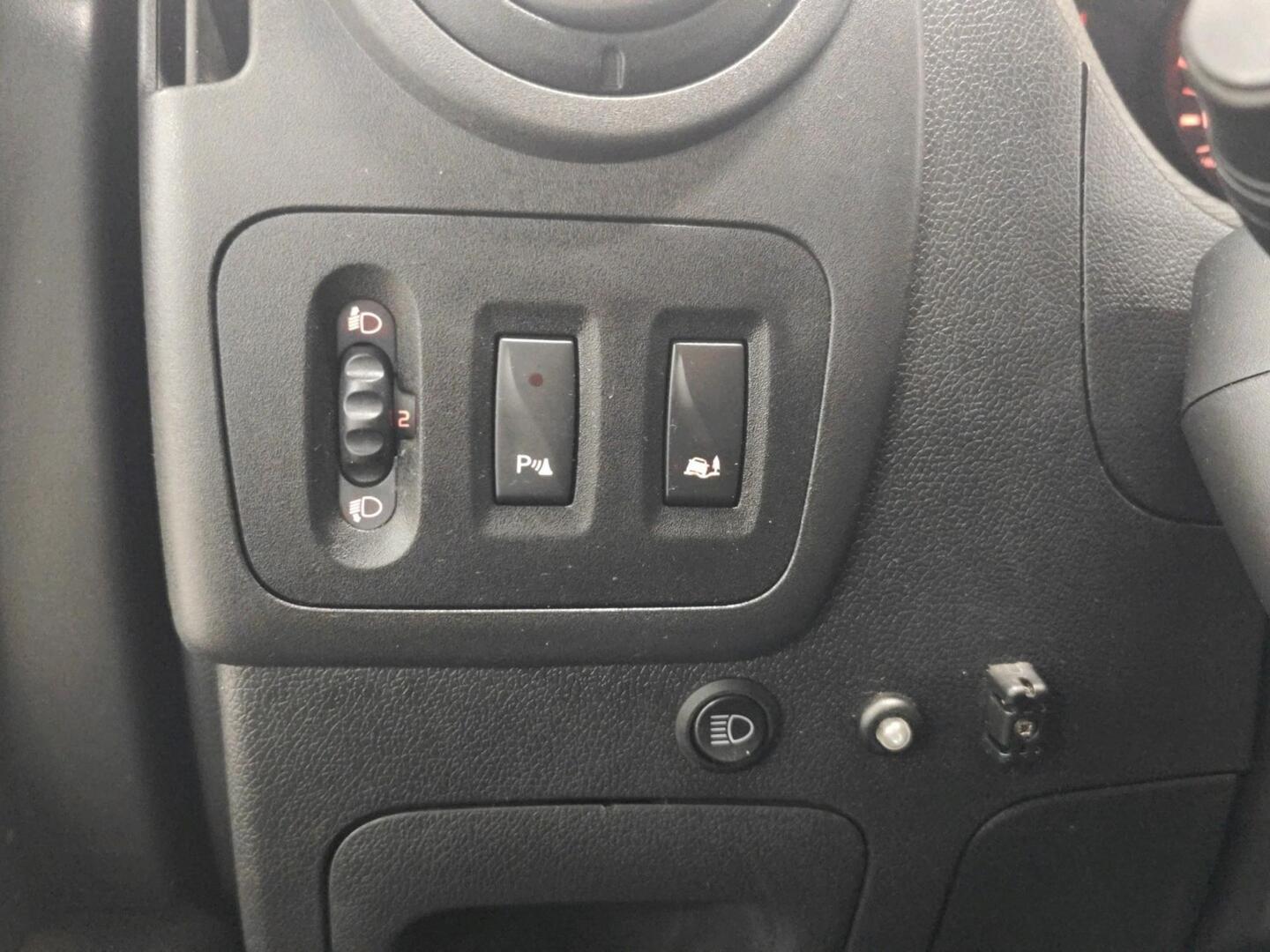 NISSAN NV400 2016