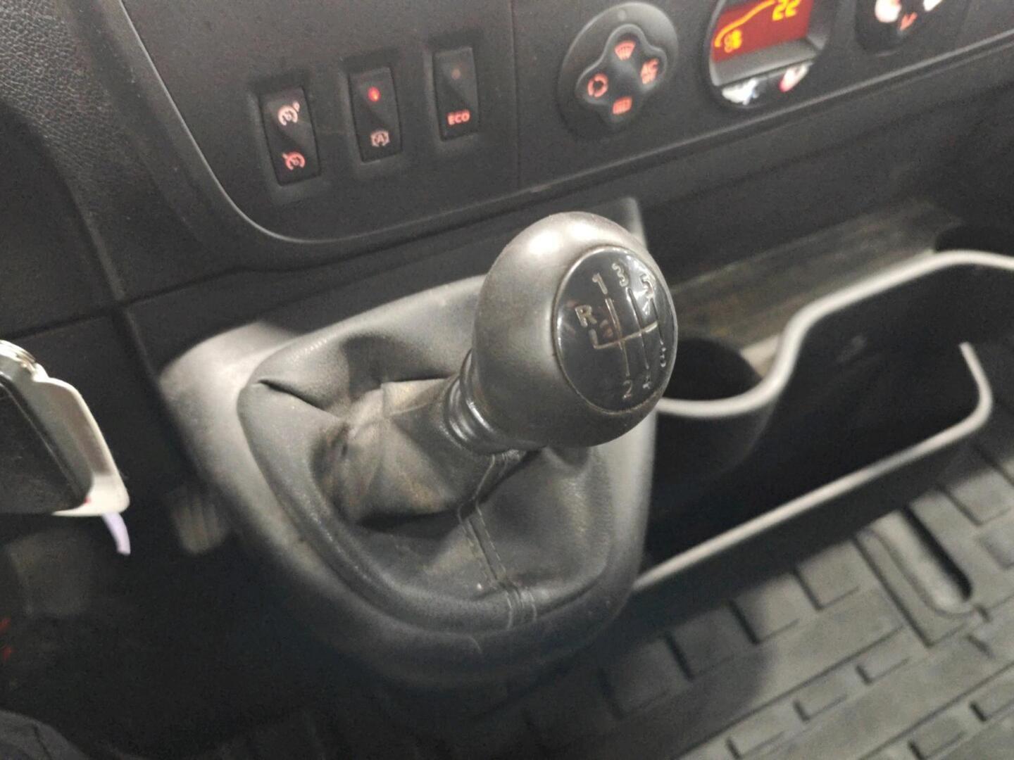NISSAN NV400 2016