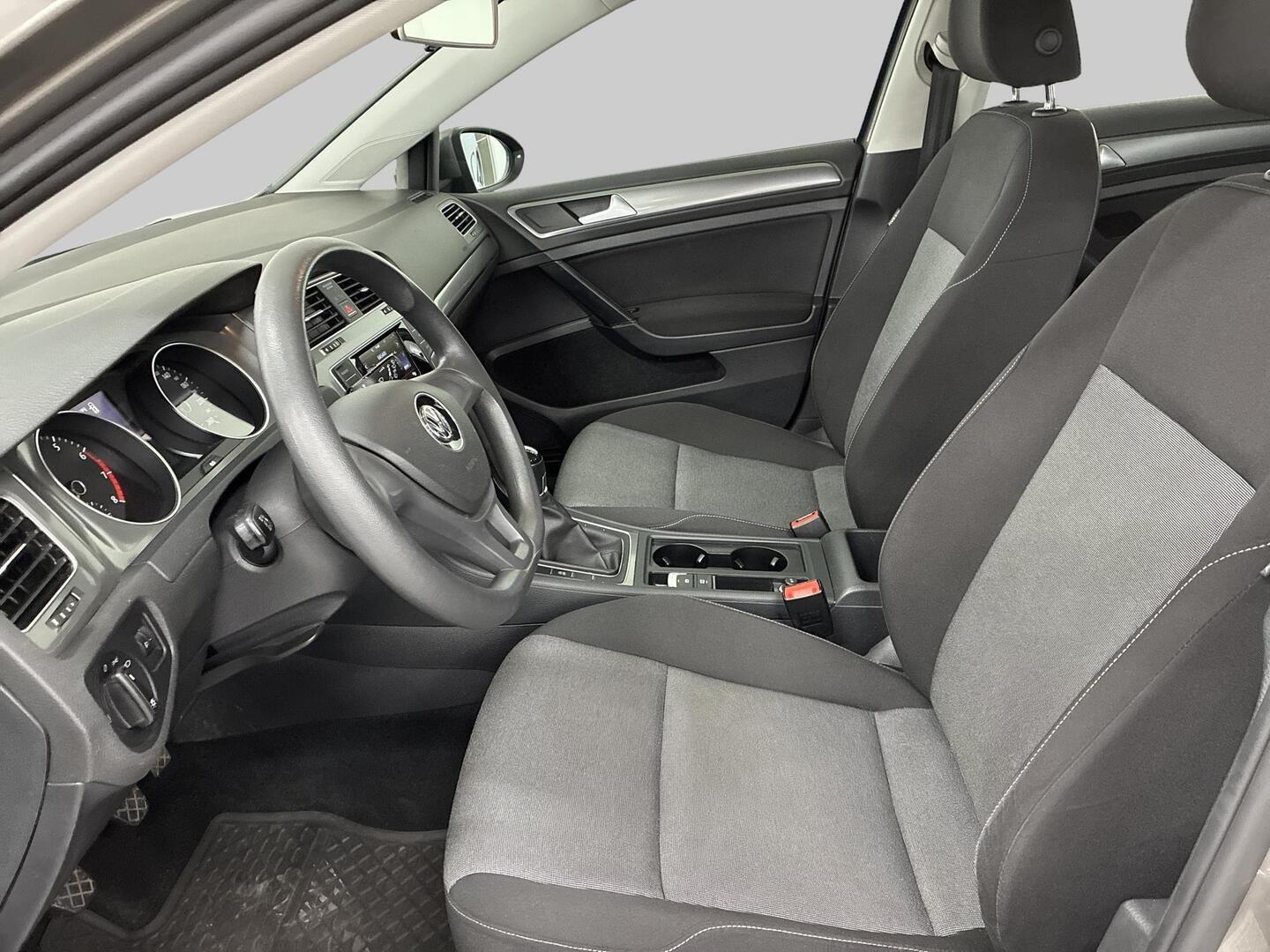 VOLKSWAGEN Golf 2016